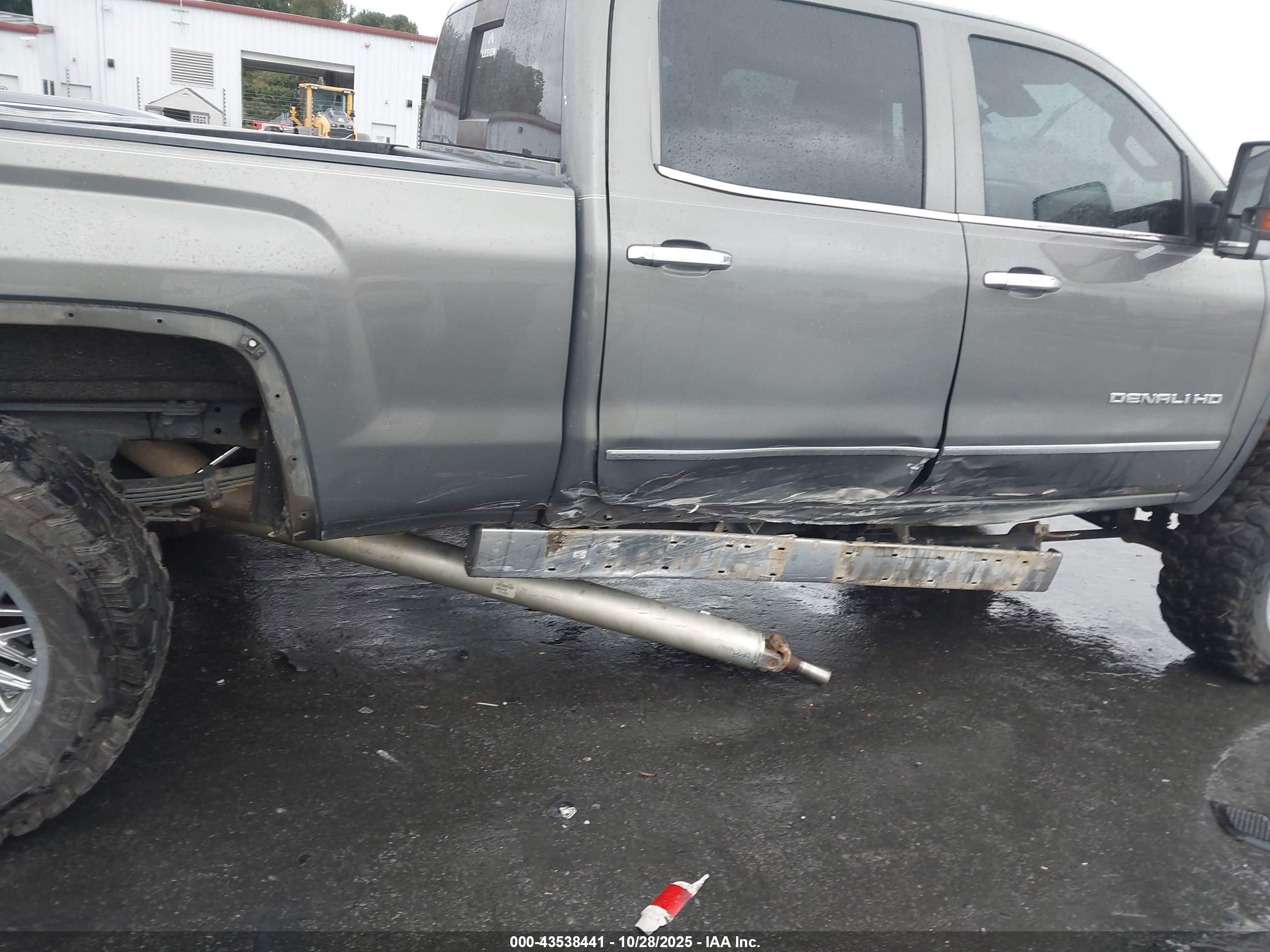 GMC SIERRA image 6