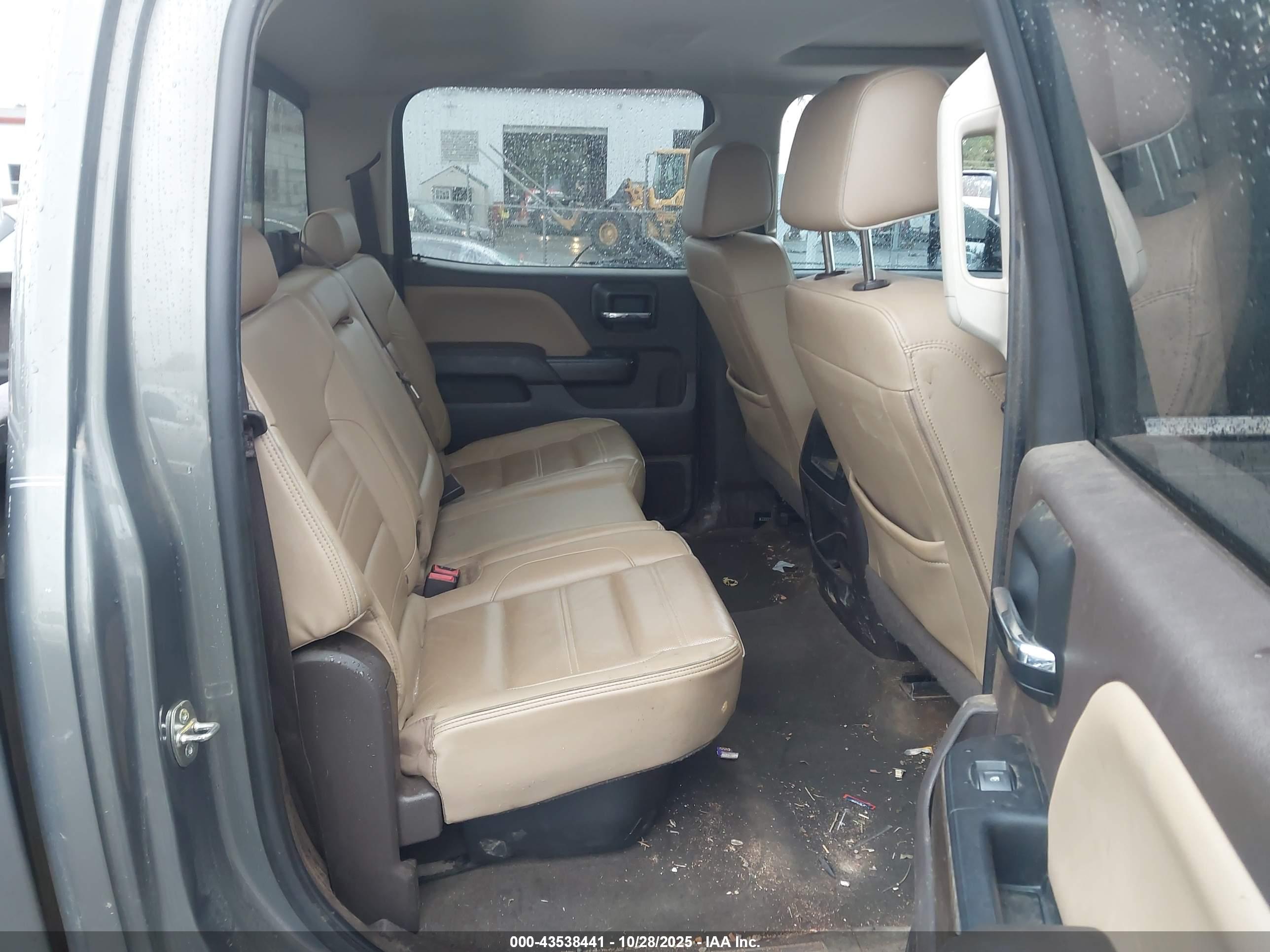 GMC SIERRA image 8
