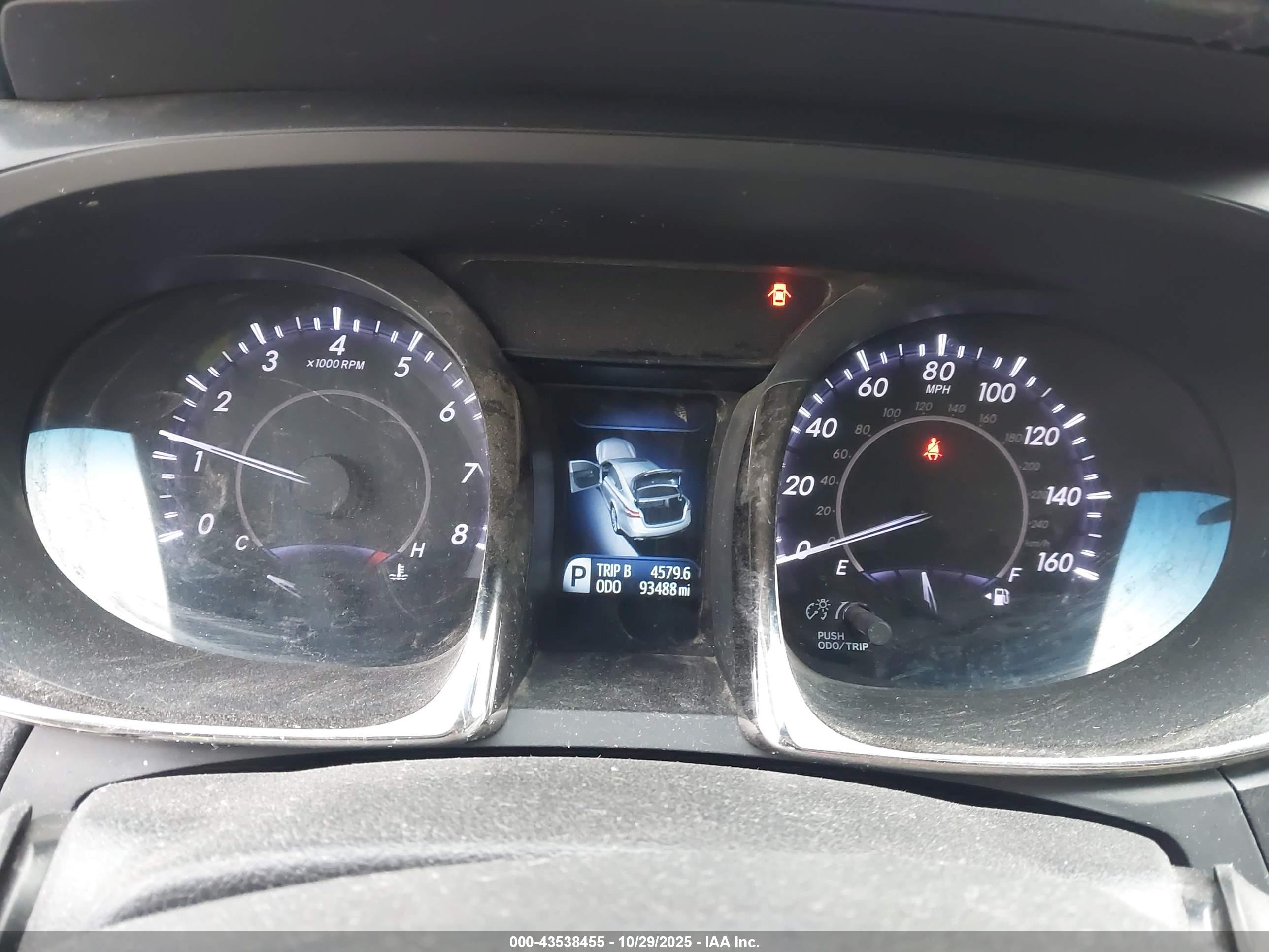 TOYOTA AVALON image 7
