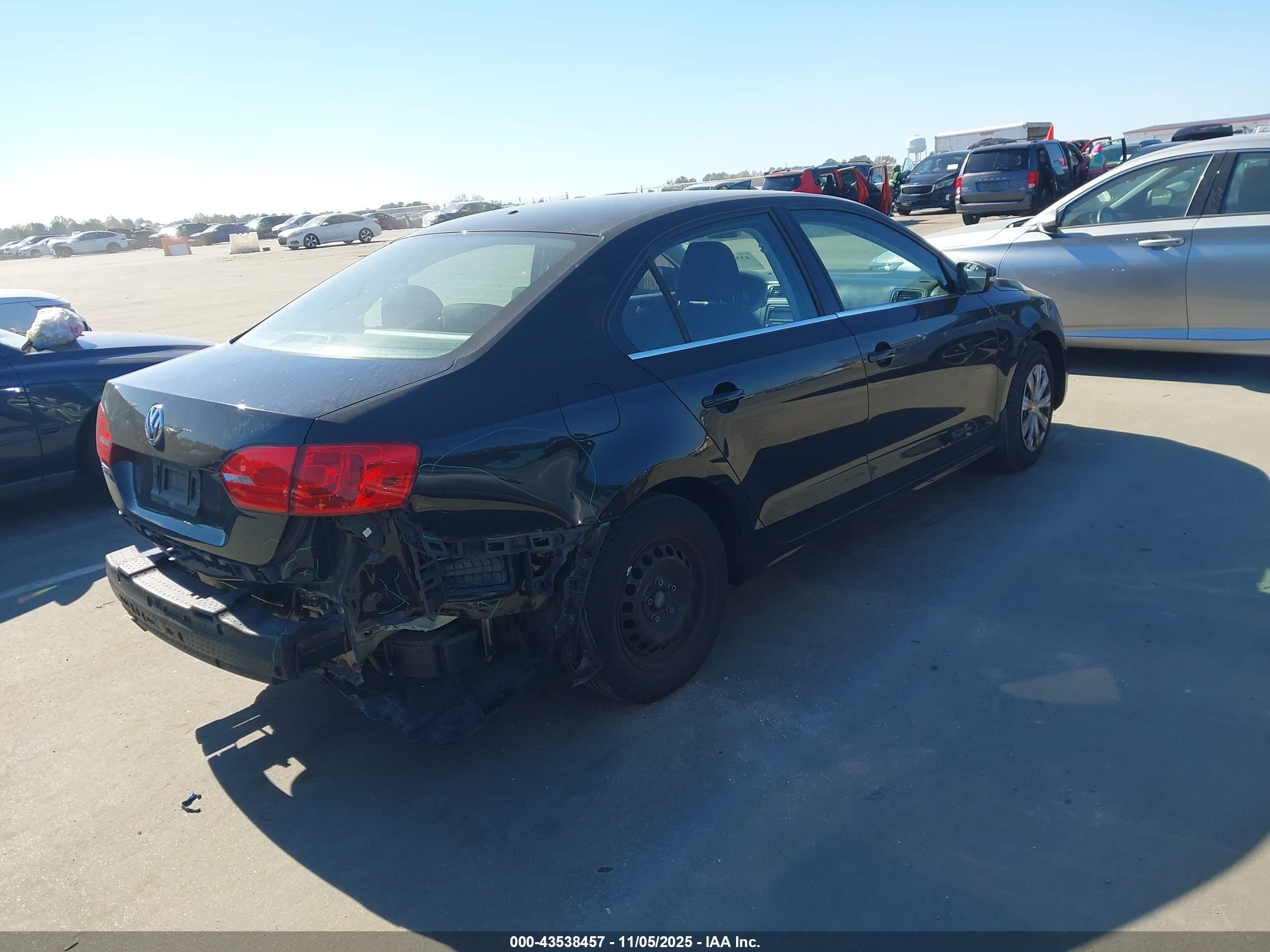 VOLKSWAGEN JETTA image 4