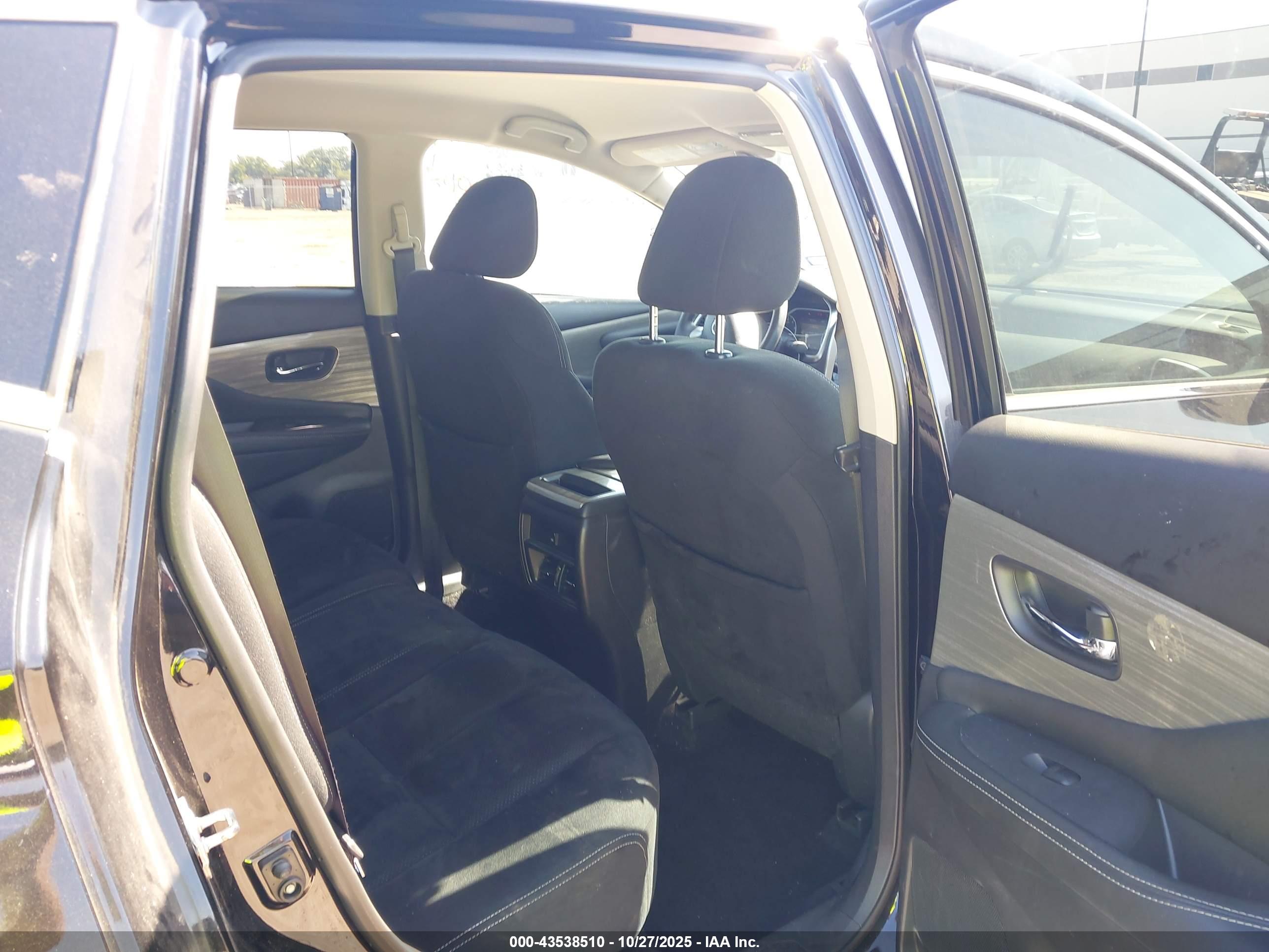 NISSAN MURANO image 8