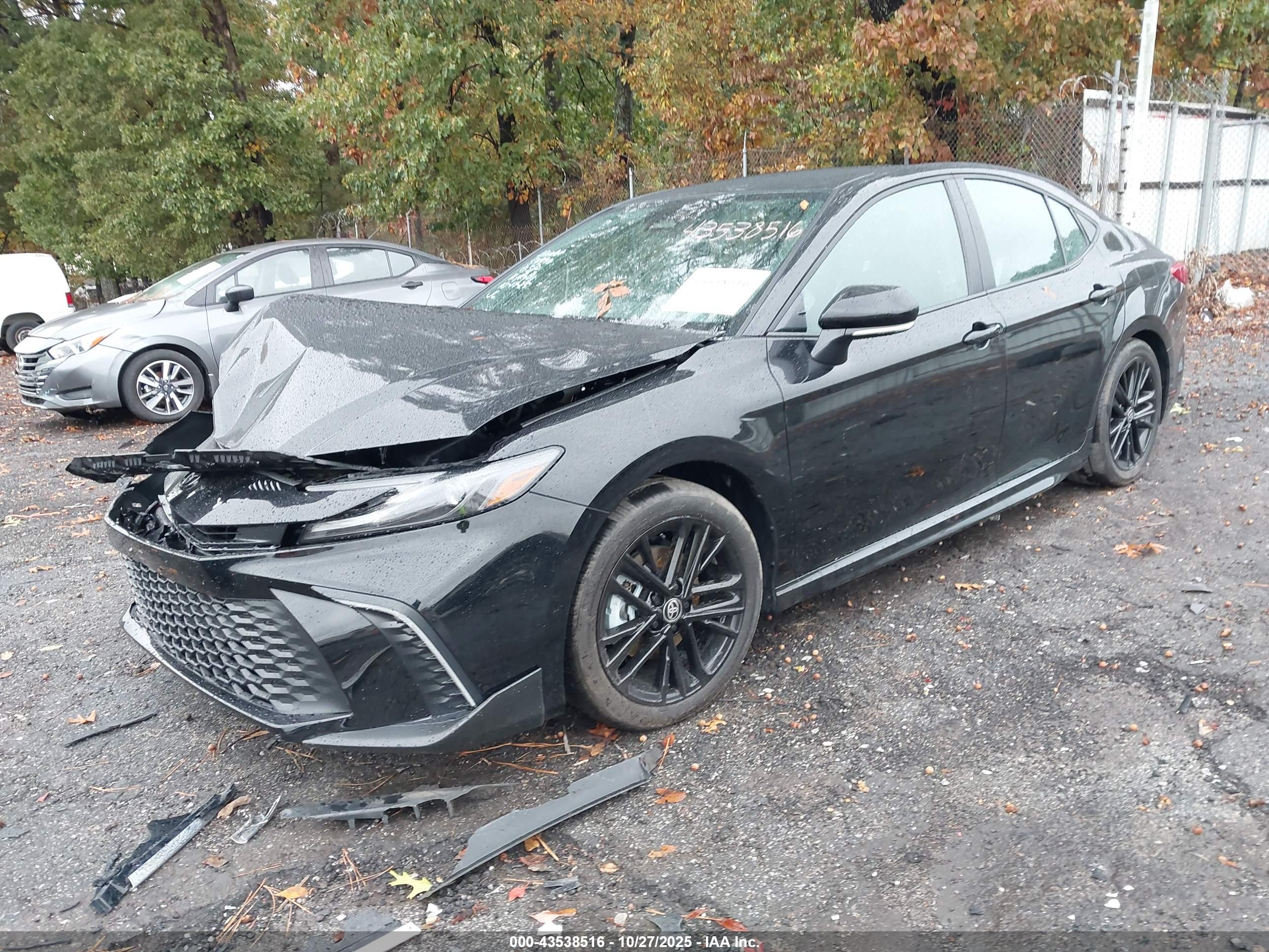 TOYOTA CAMRY image 2