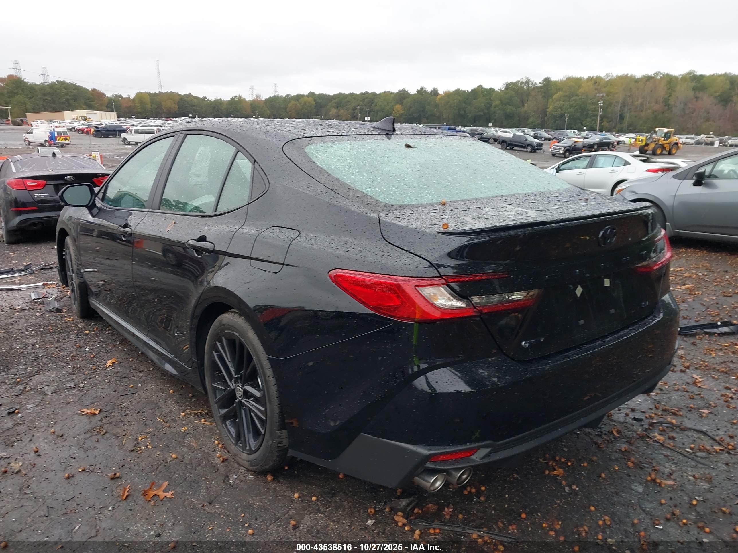 TOYOTA CAMRY image 3