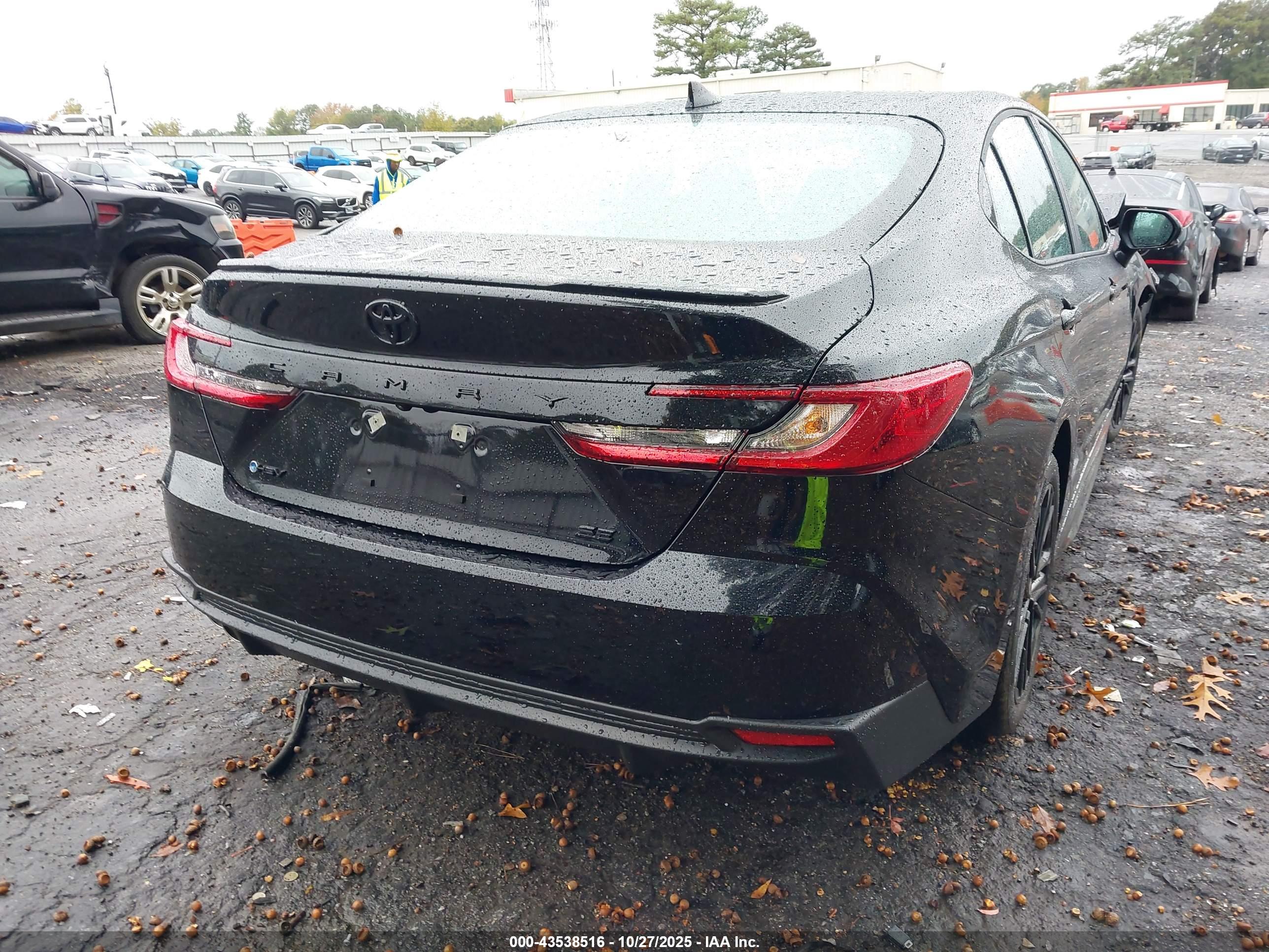 TOYOTA CAMRY image 4