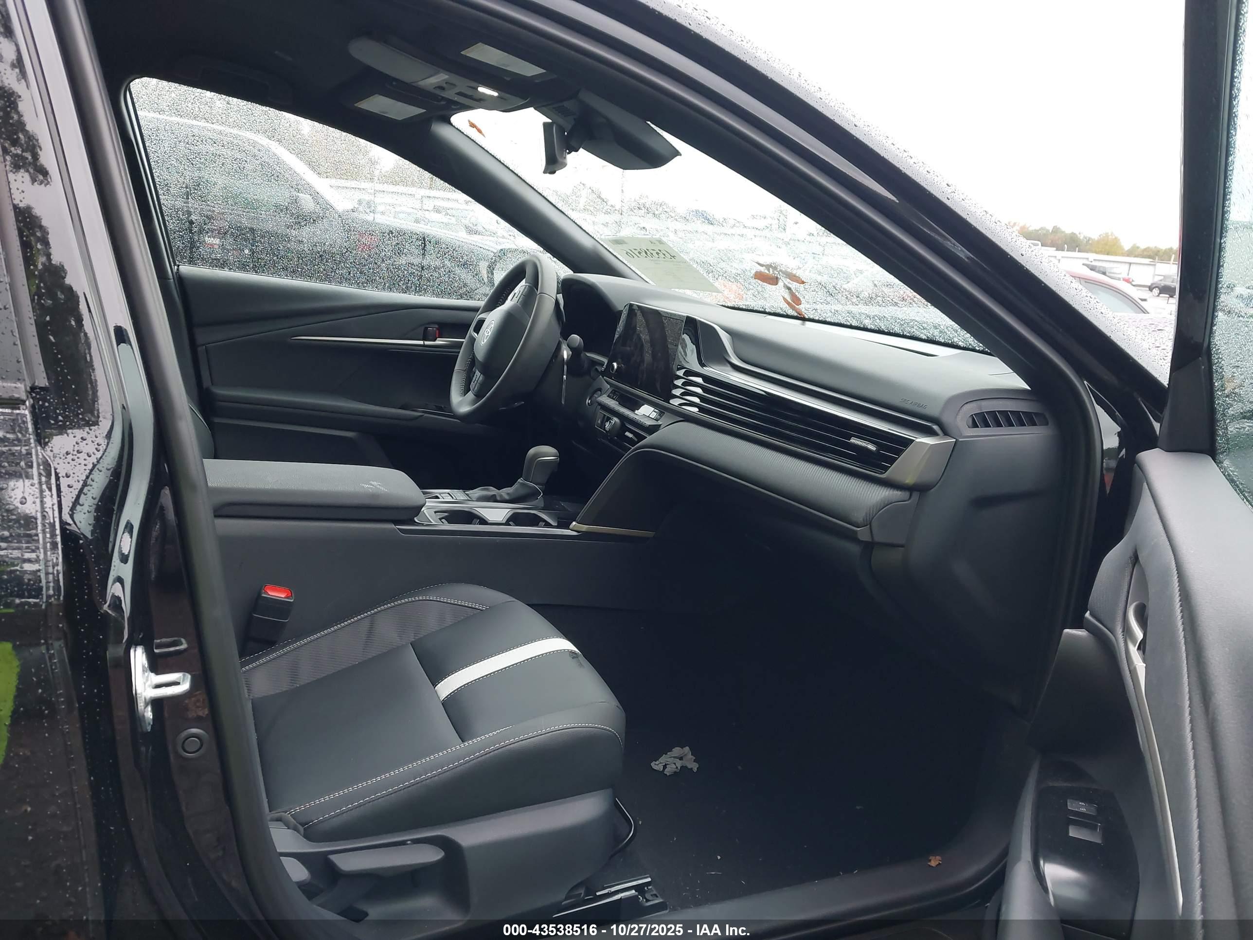 TOYOTA CAMRY image 5