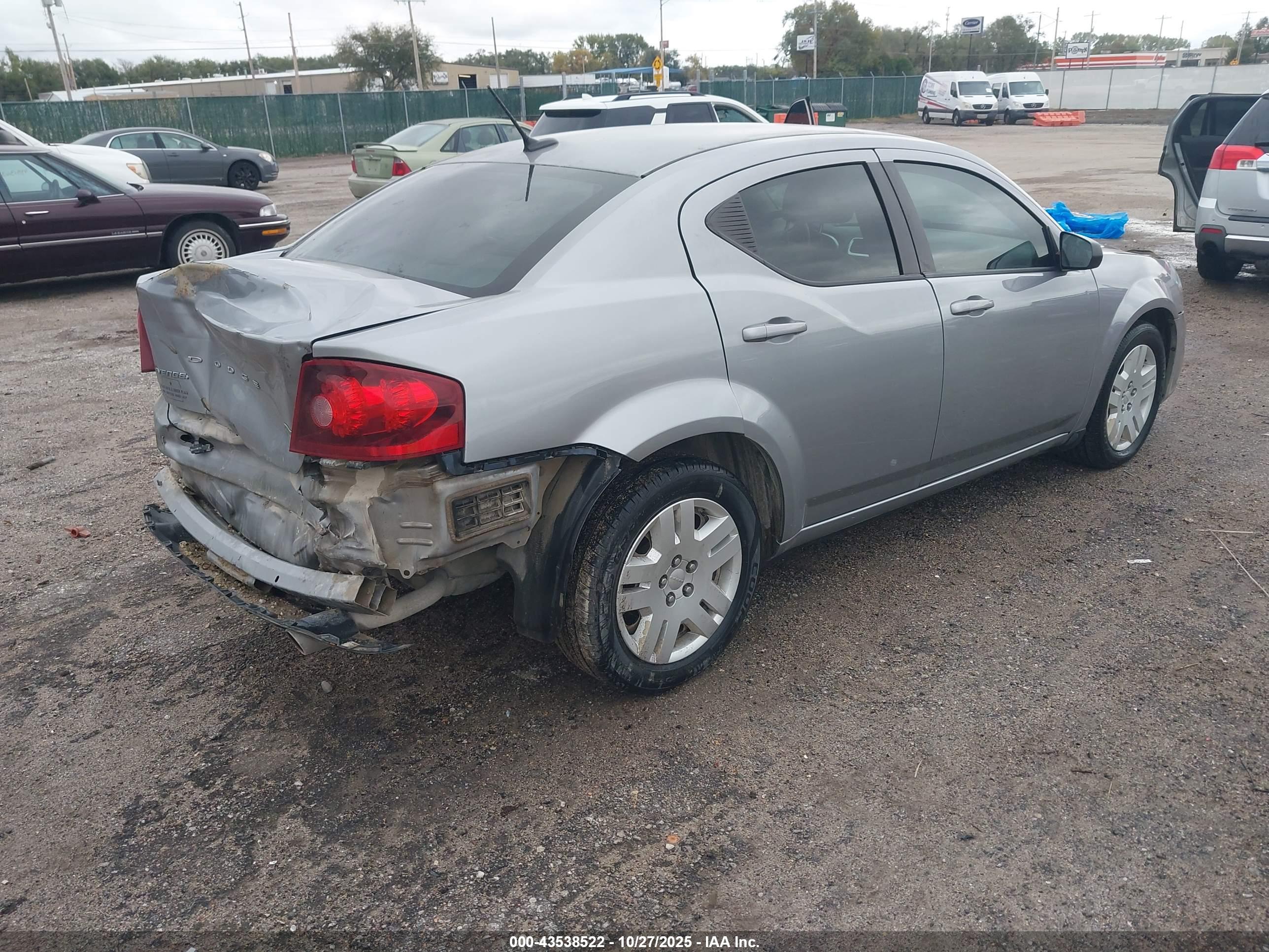 DODGE AVENGER image 4