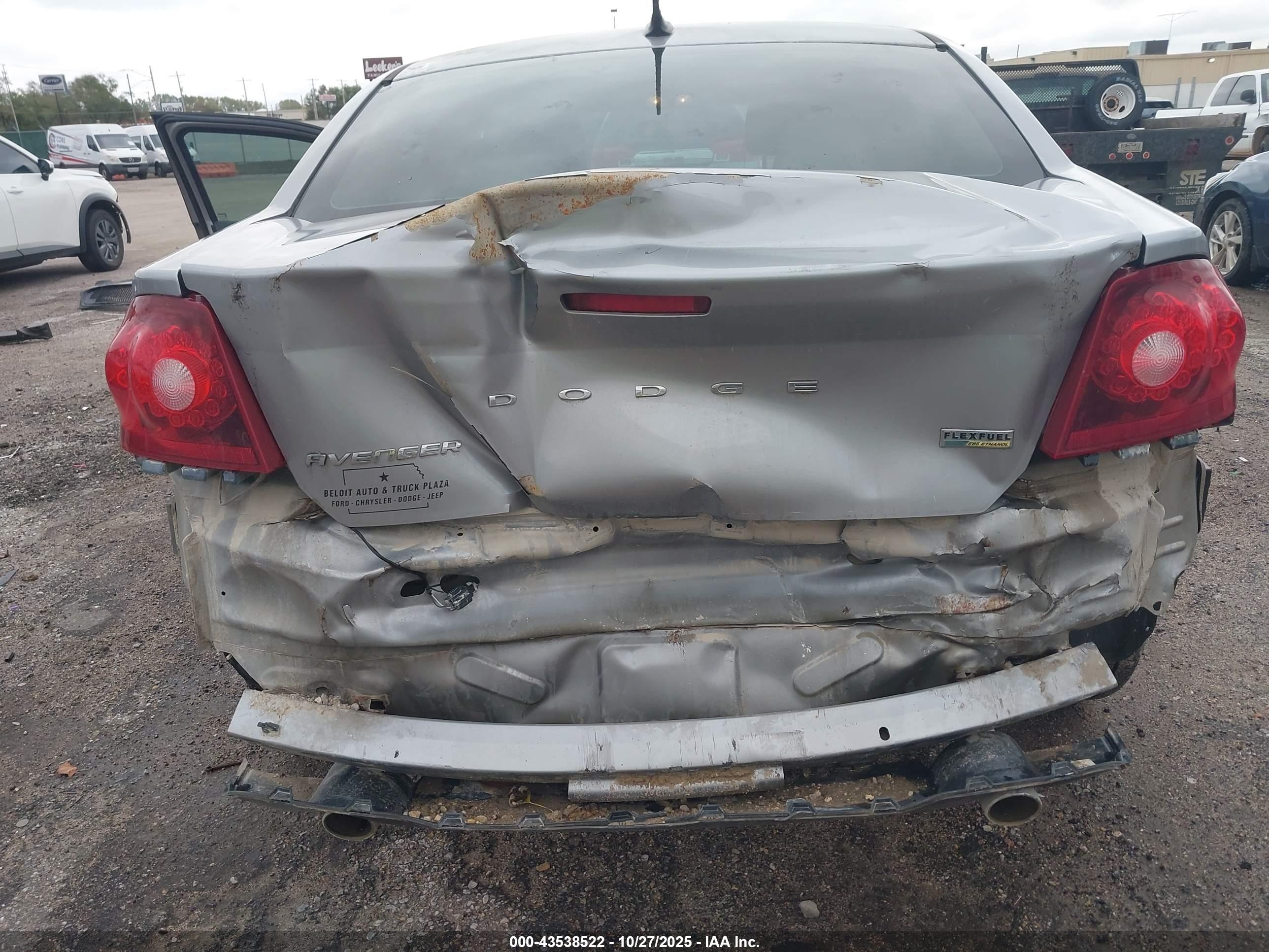 DODGE AVENGER image 6