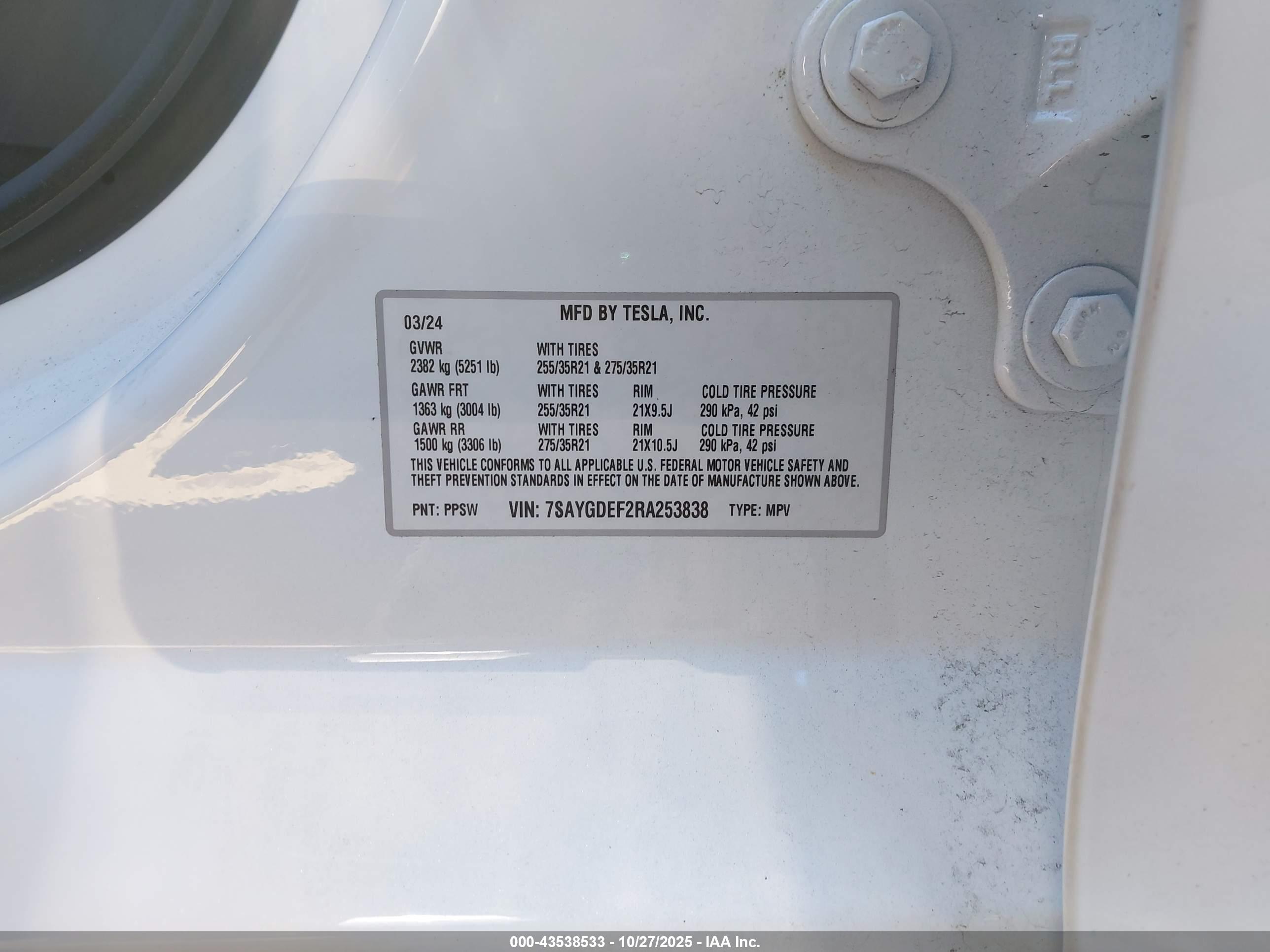 TESLA MODEL image 9