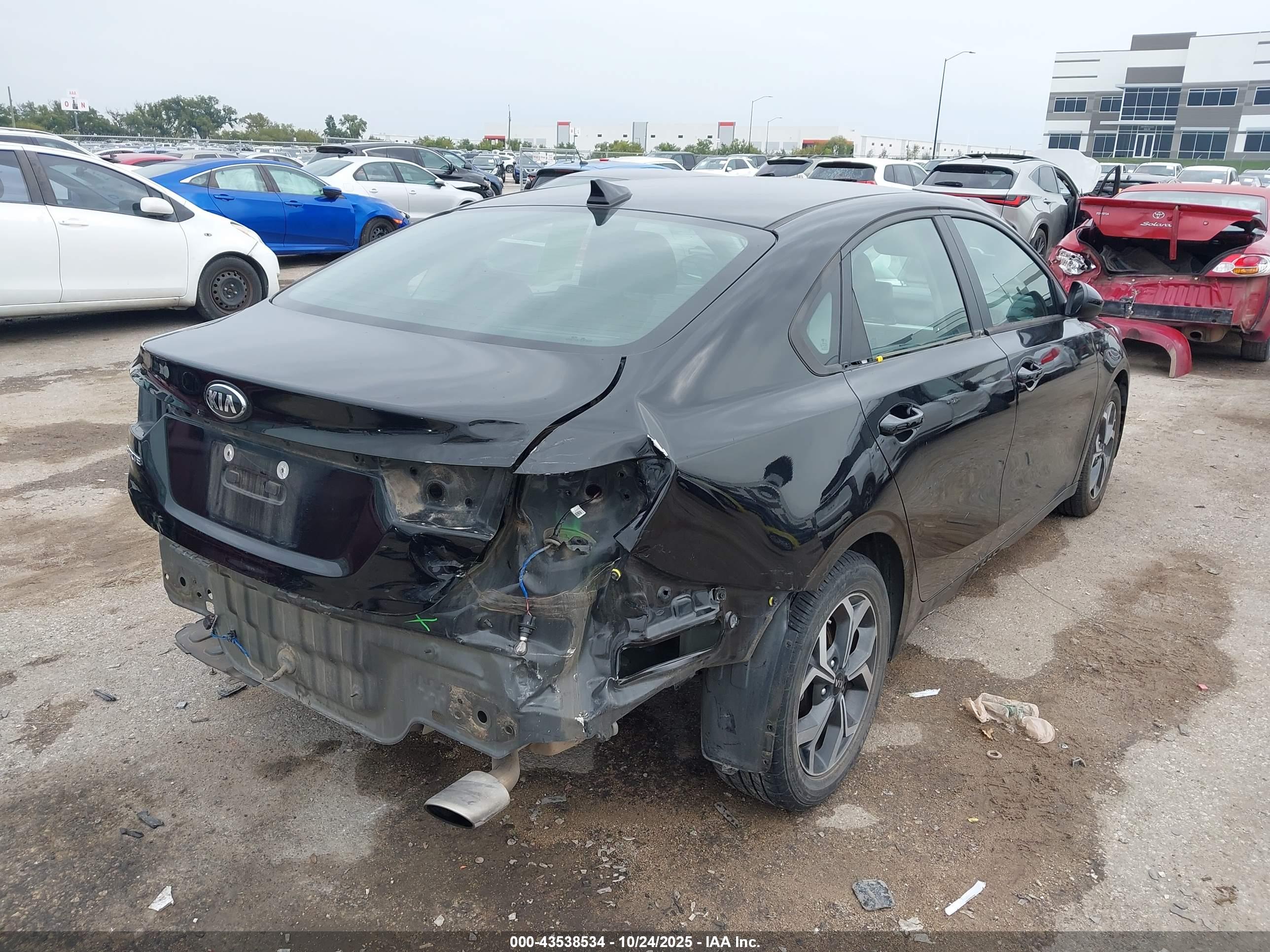 KIA FORTE image 4