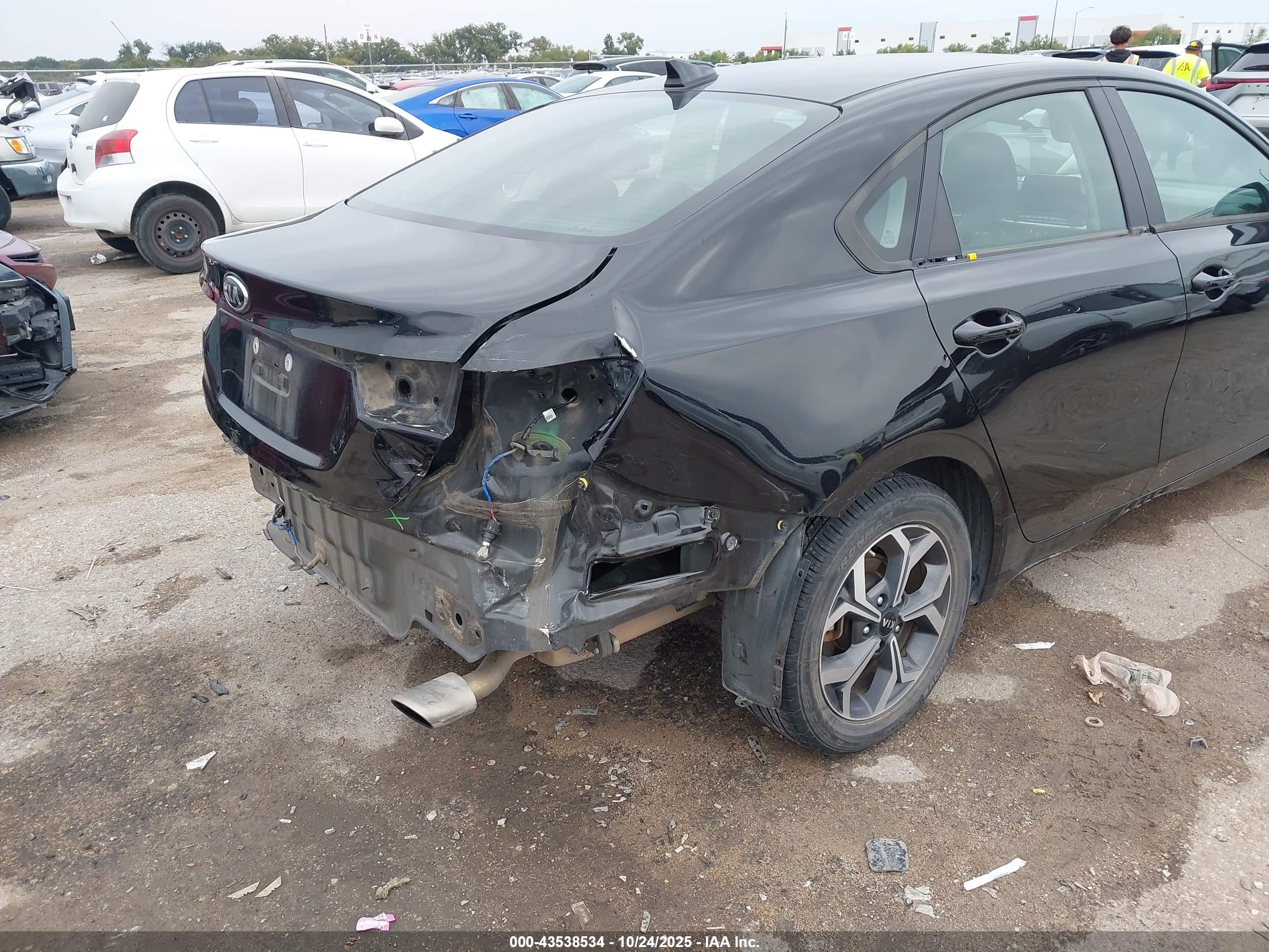 KIA FORTE image 6