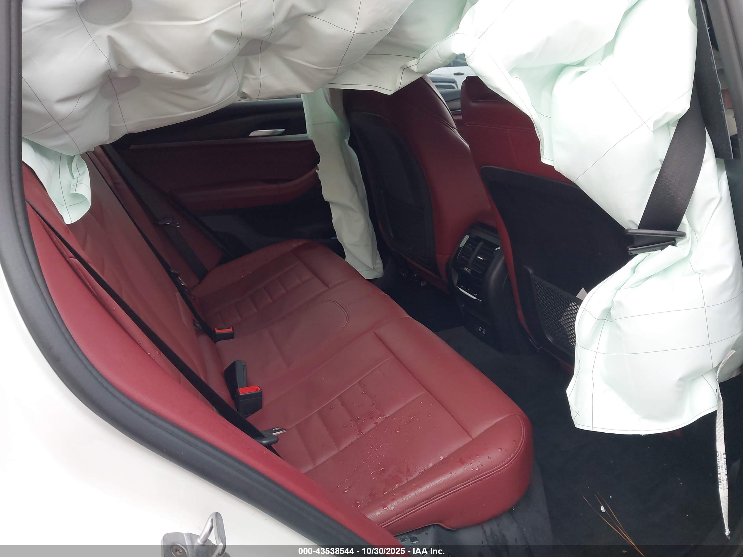 BMW X4 image 8