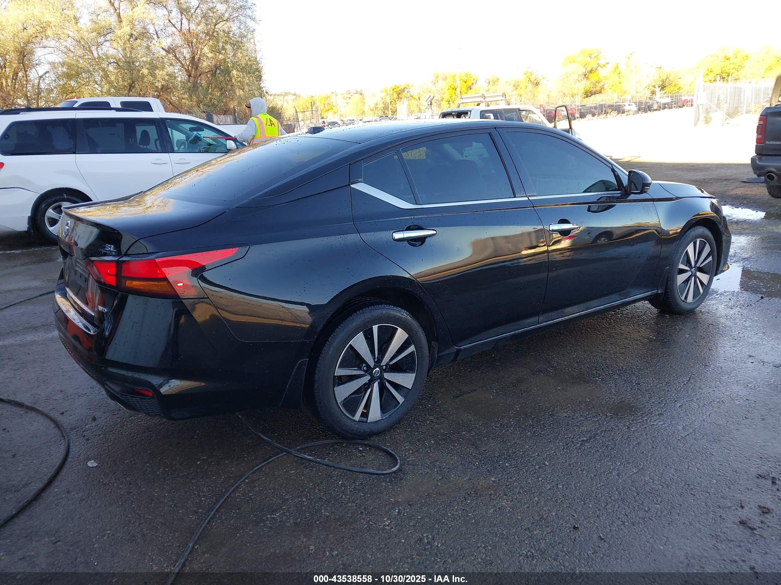 NISSAN ALTIMA image 4