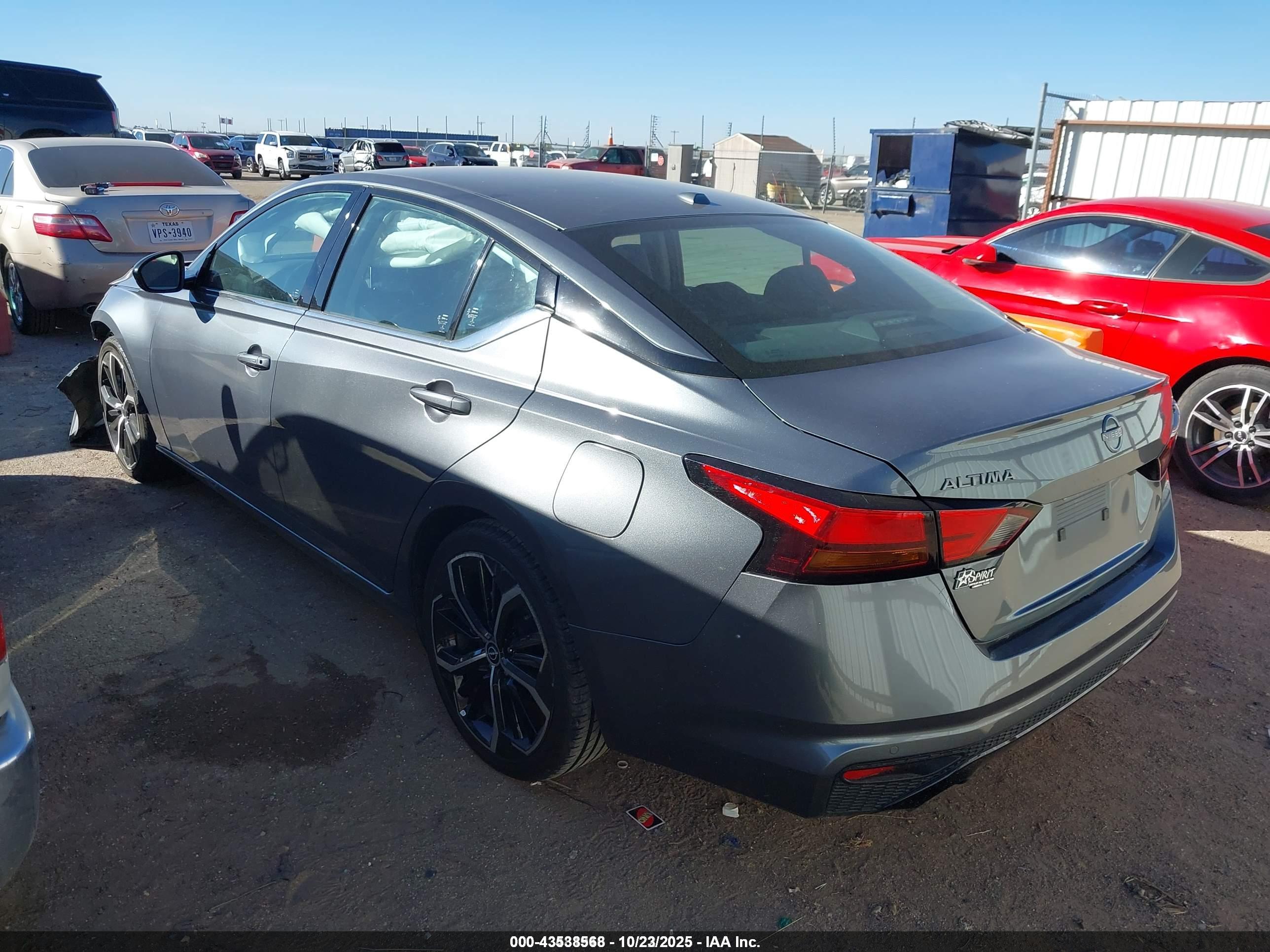 NISSAN ALTIMA image 3