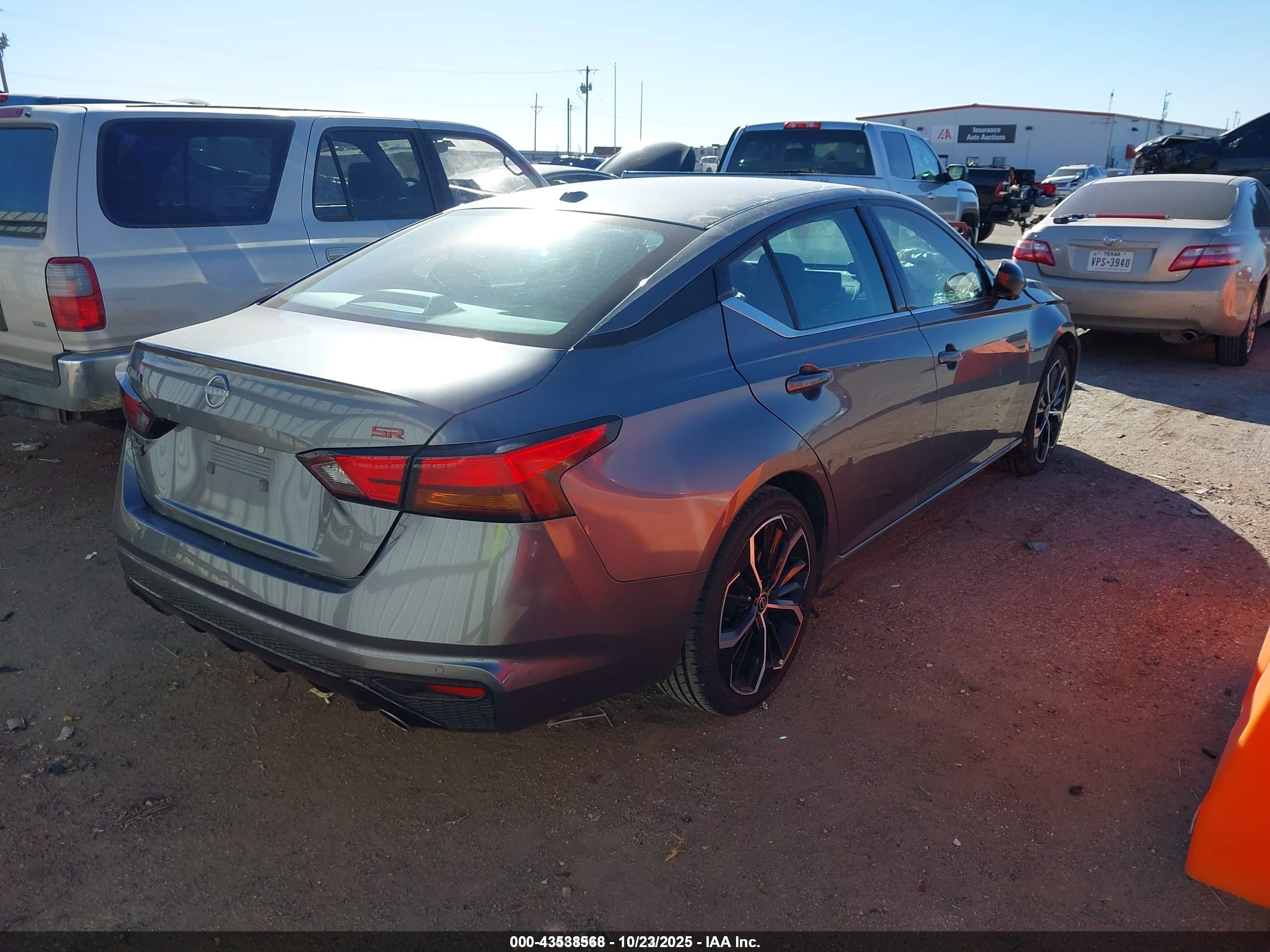 NISSAN ALTIMA image 4