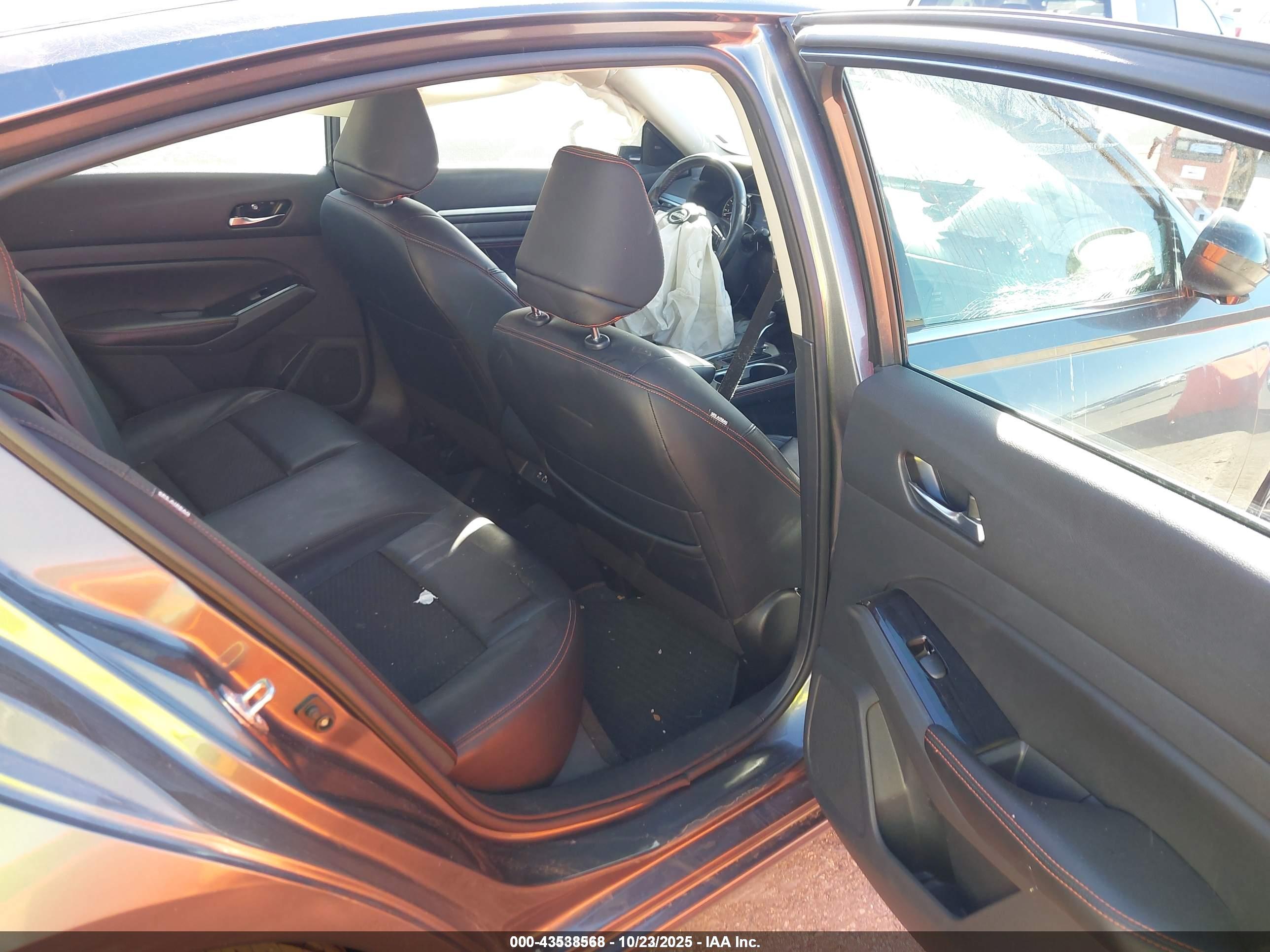 NISSAN ALTIMA image 8