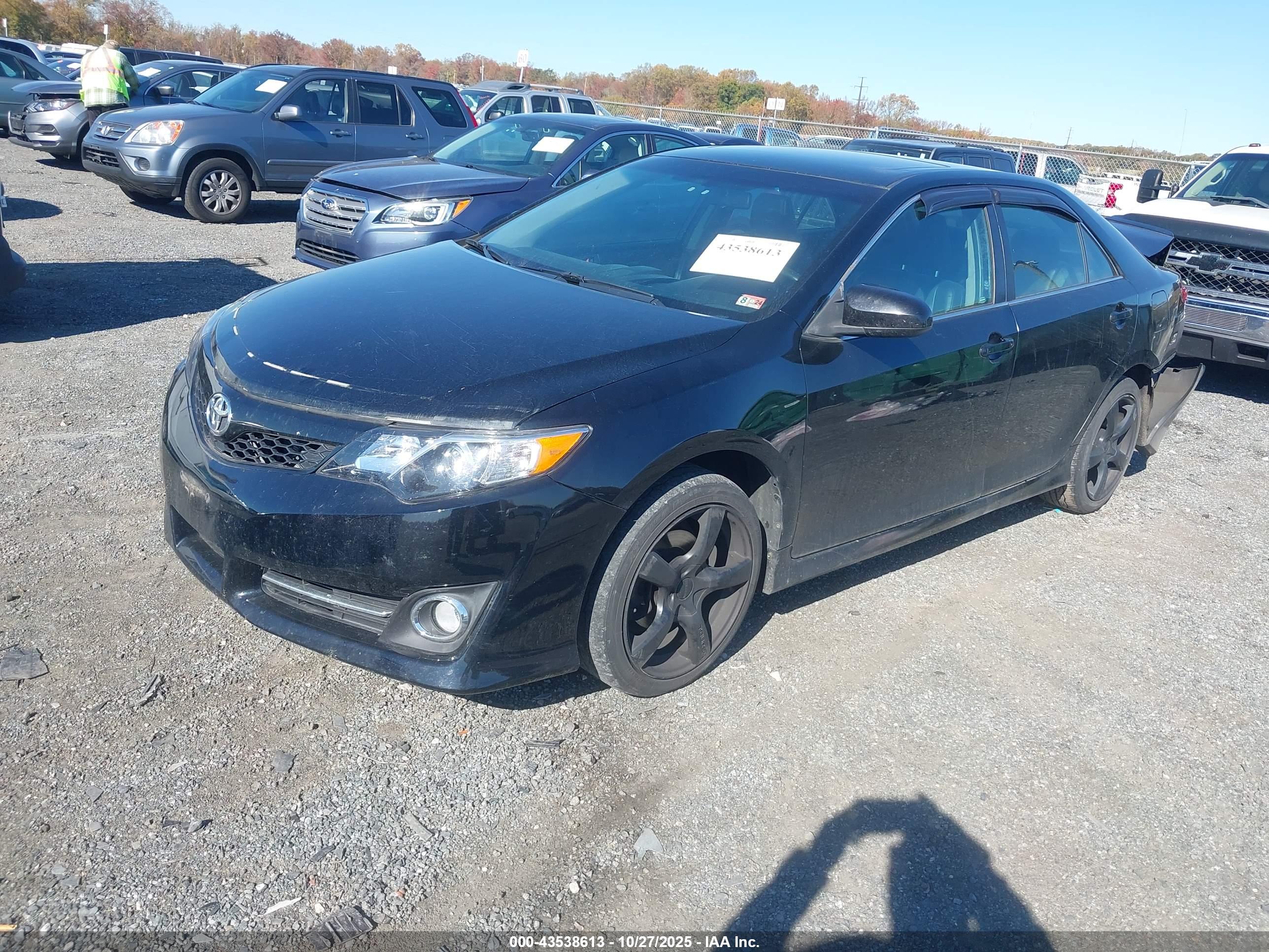 TOYOTA CAMRY image 2