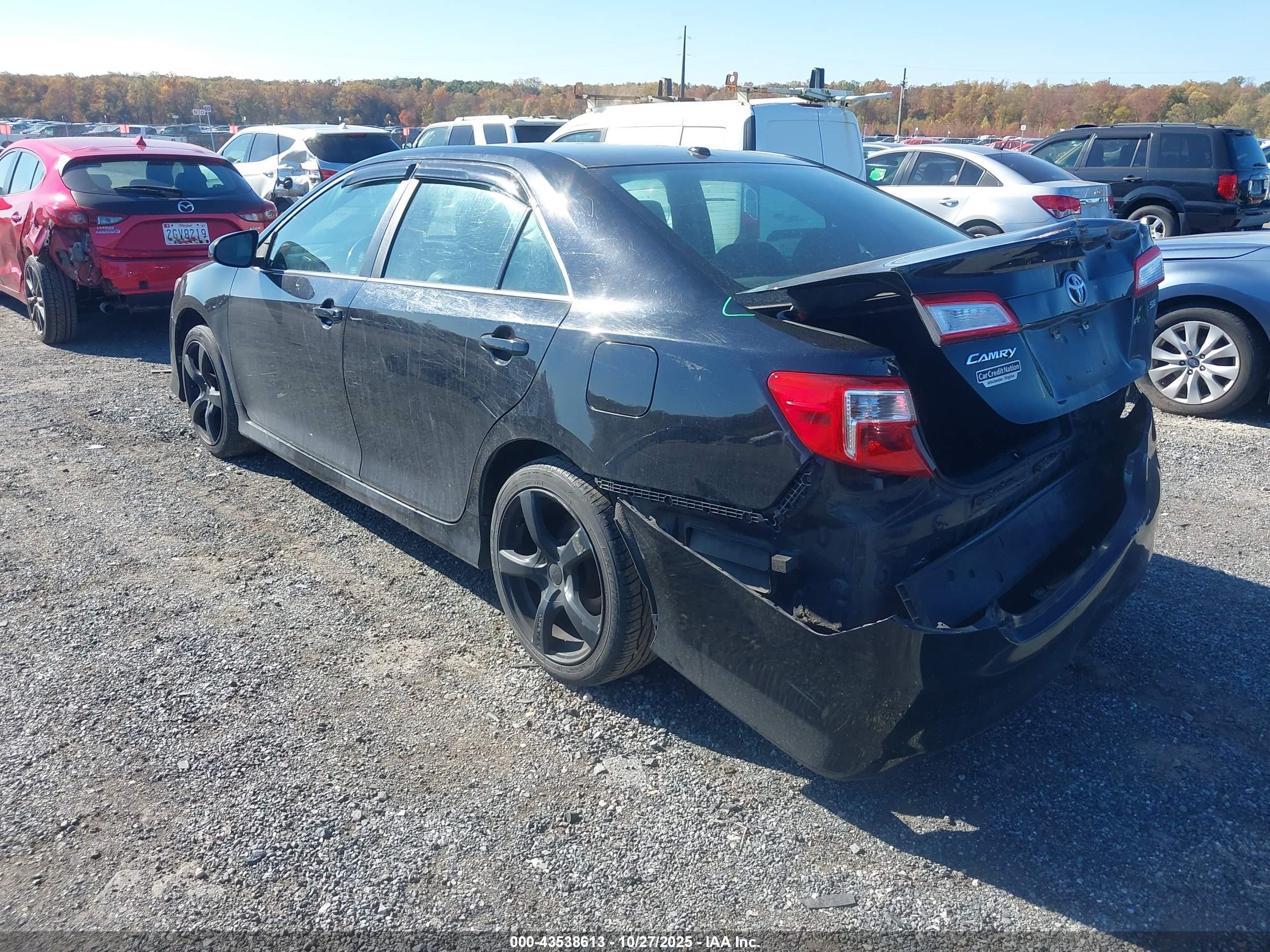 TOYOTA CAMRY image 3