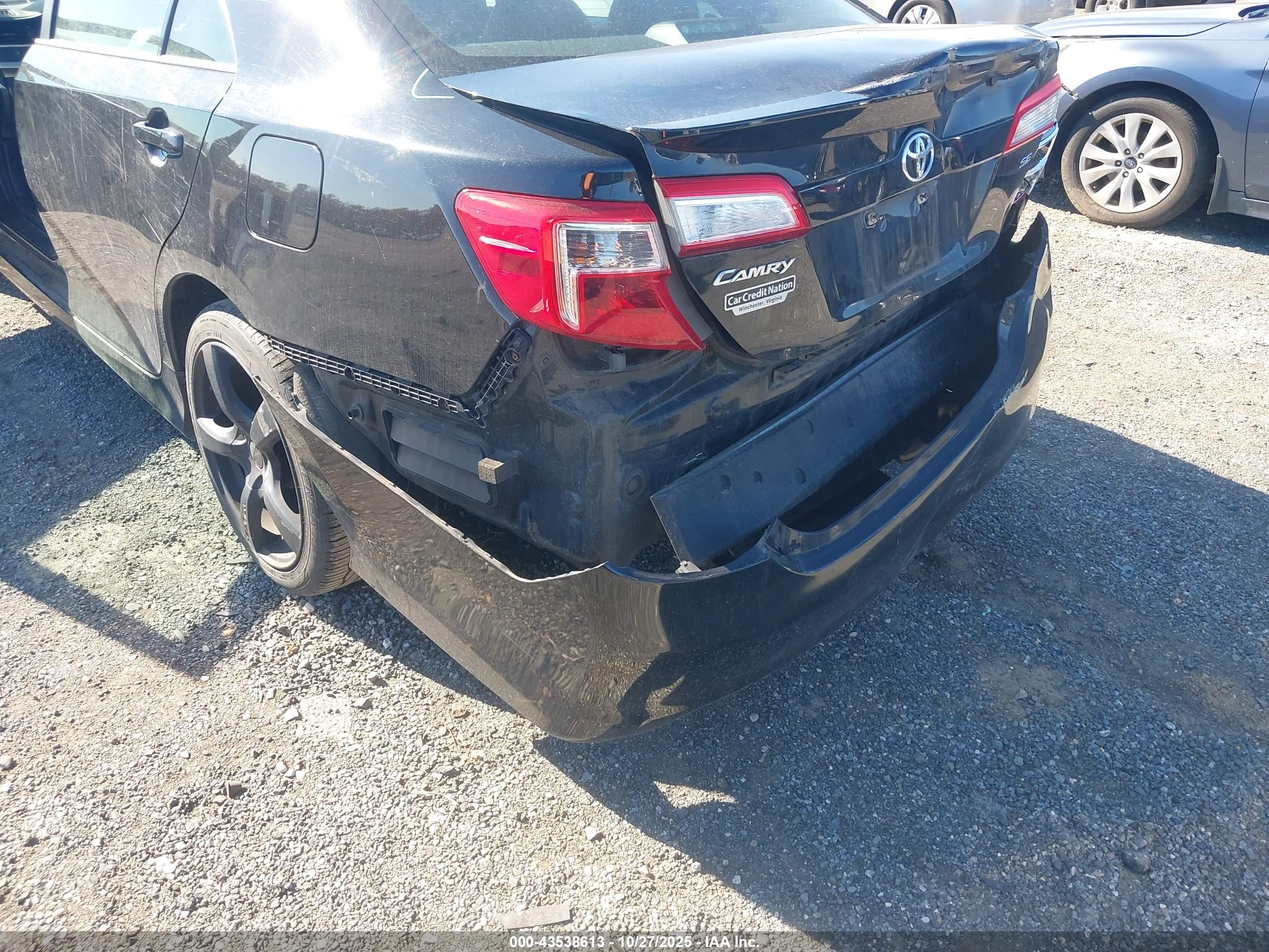 TOYOTA CAMRY image 6