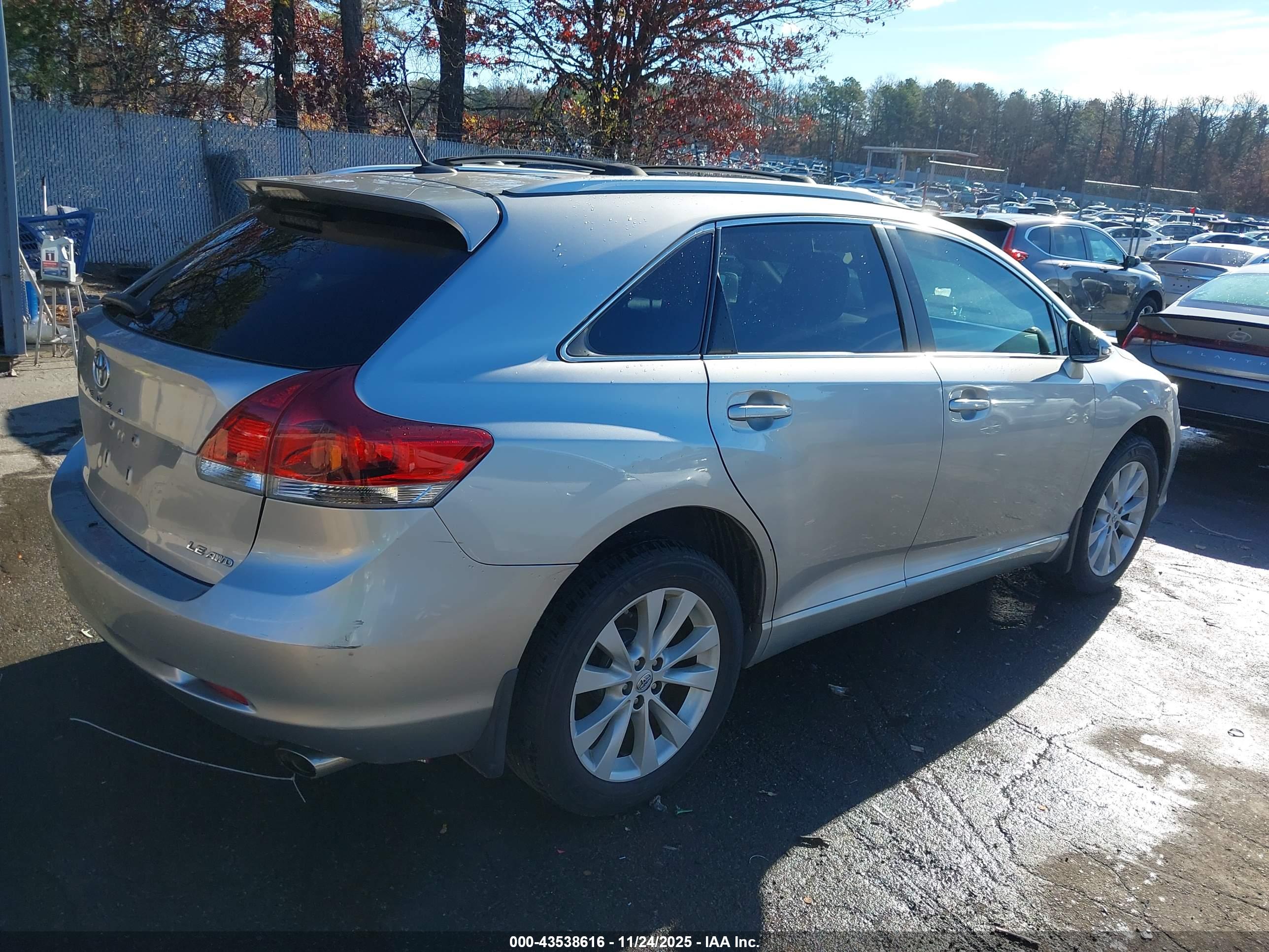 TOYOTA VENZA image 4