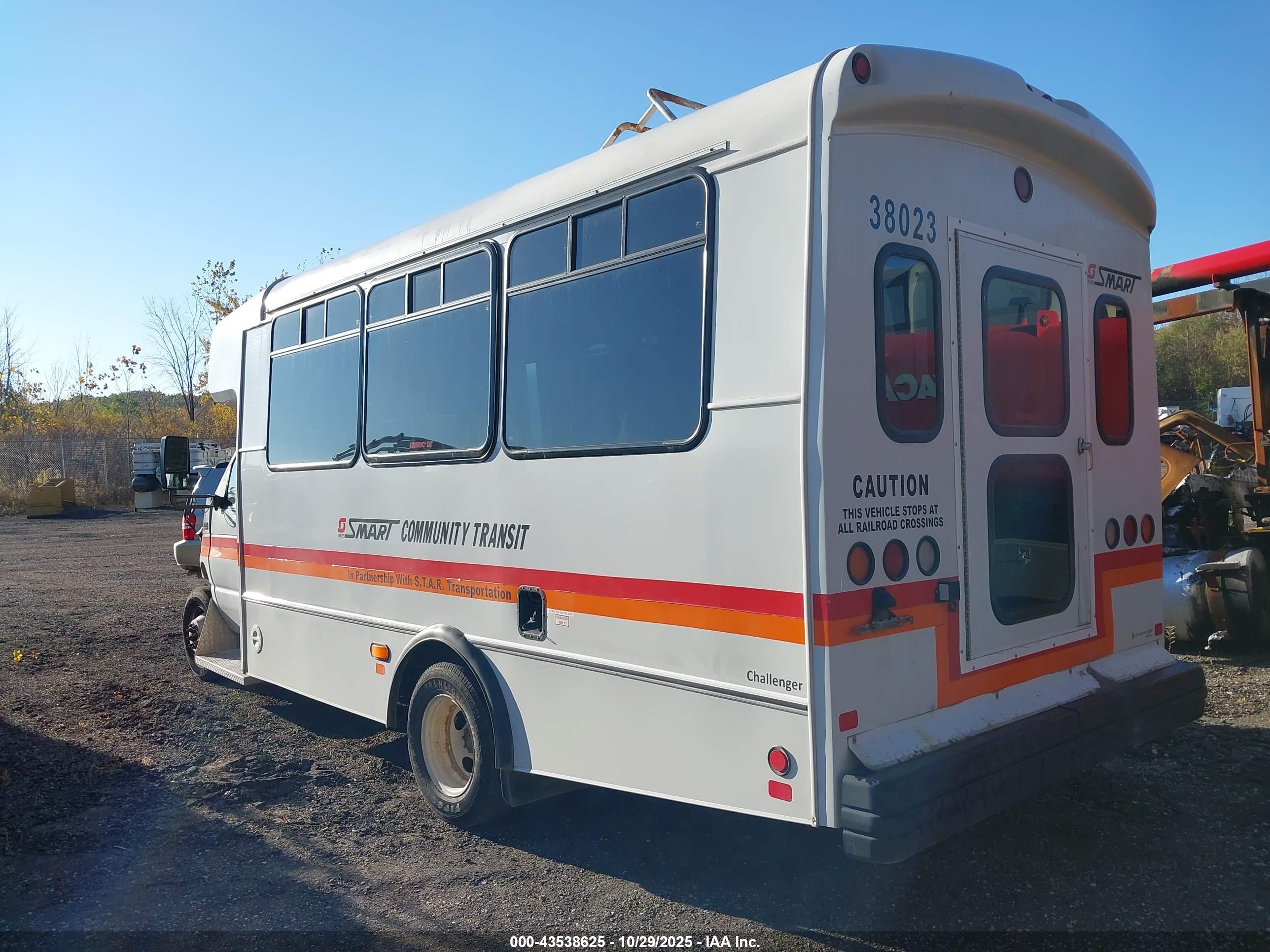 FORD E-450 image 3