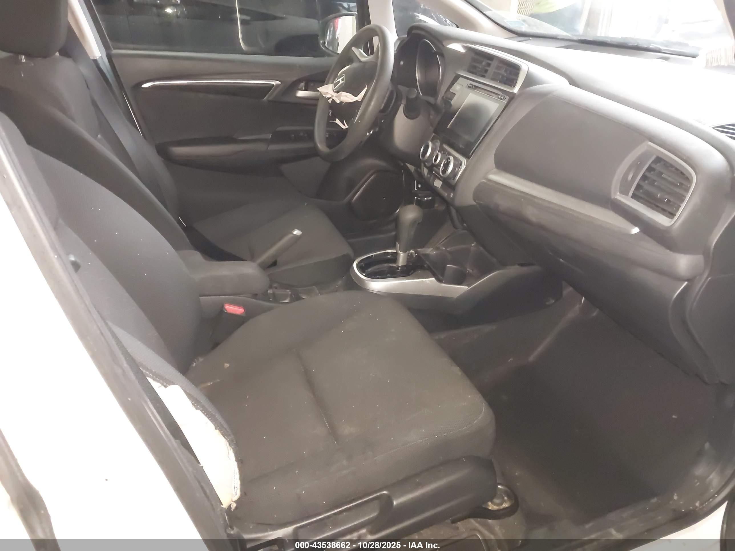 HONDA FIT image 5