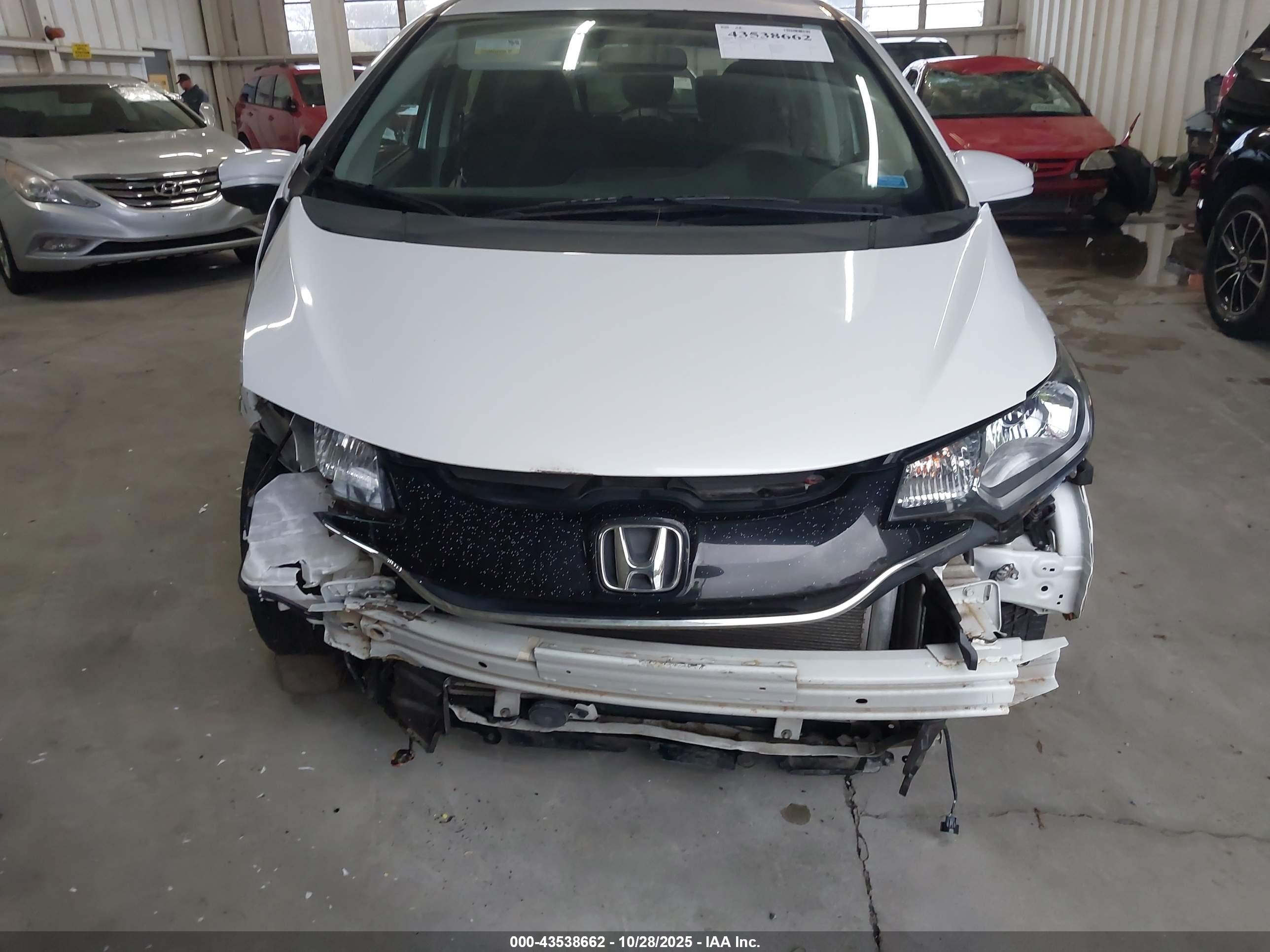 HONDA FIT image 6