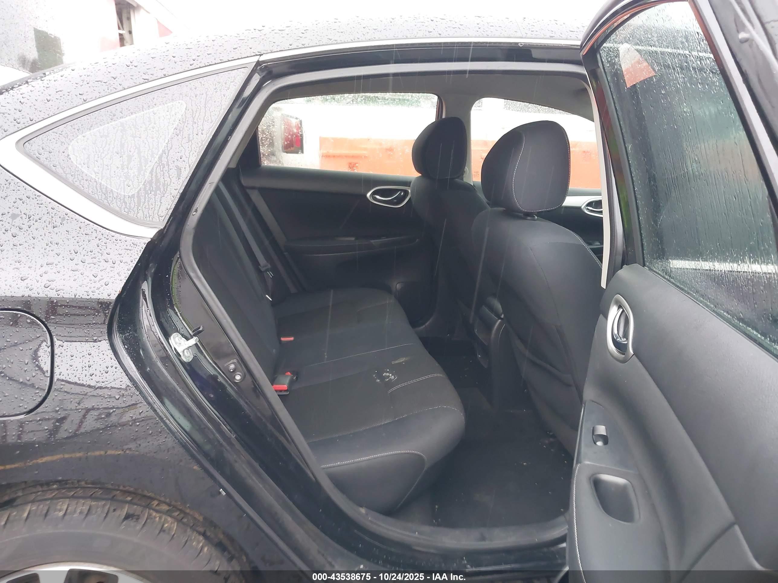 NISSAN SENTRA image 8