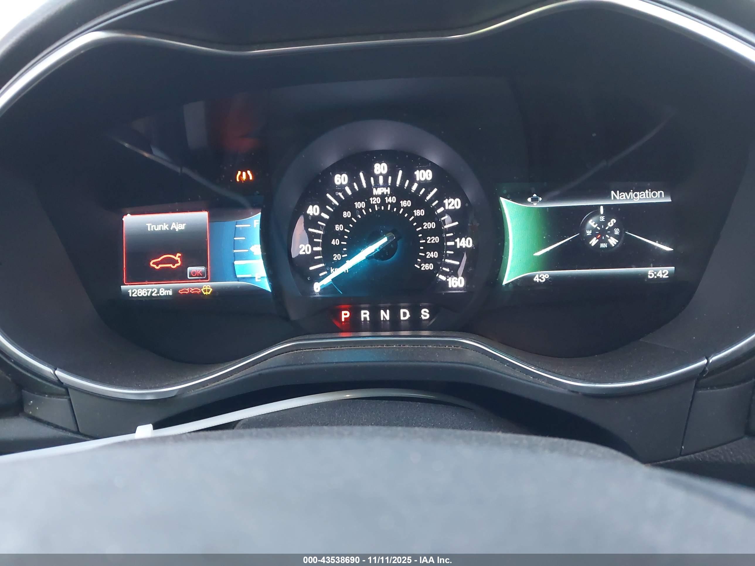 FORD FUSION image 7