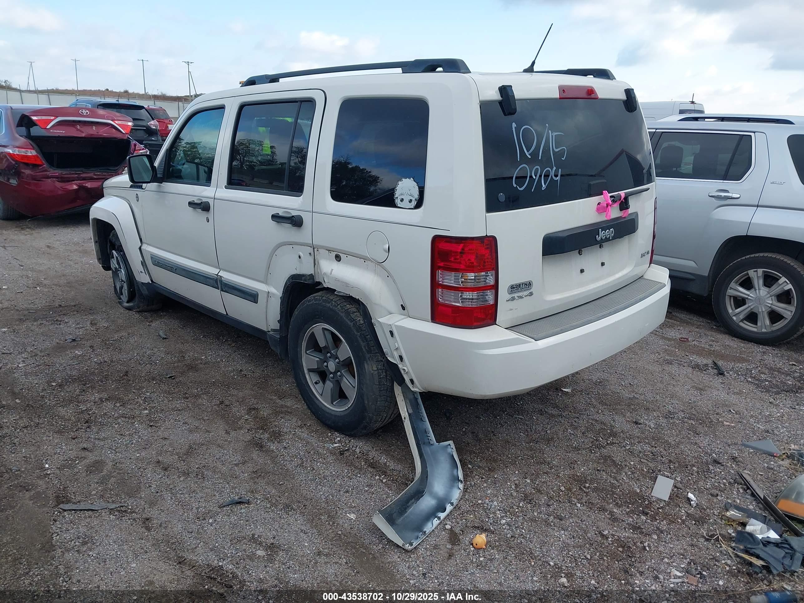 JEEP LIBERTY image 3