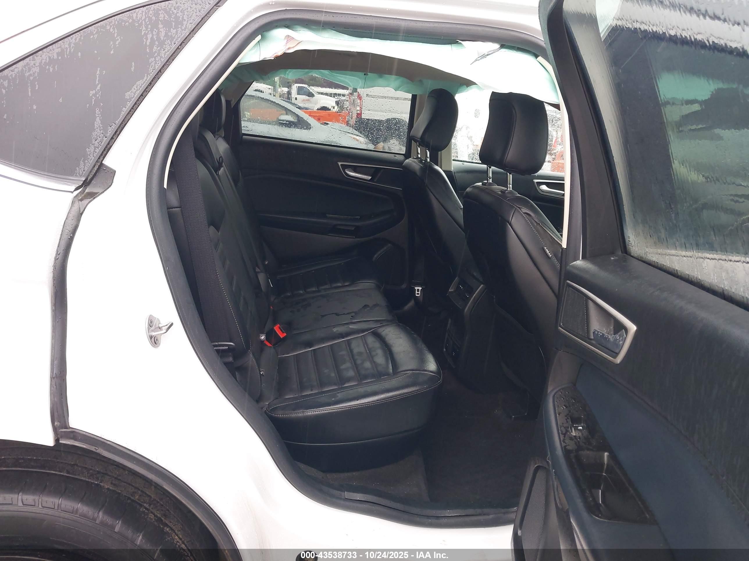 FORD EDGE image 8
