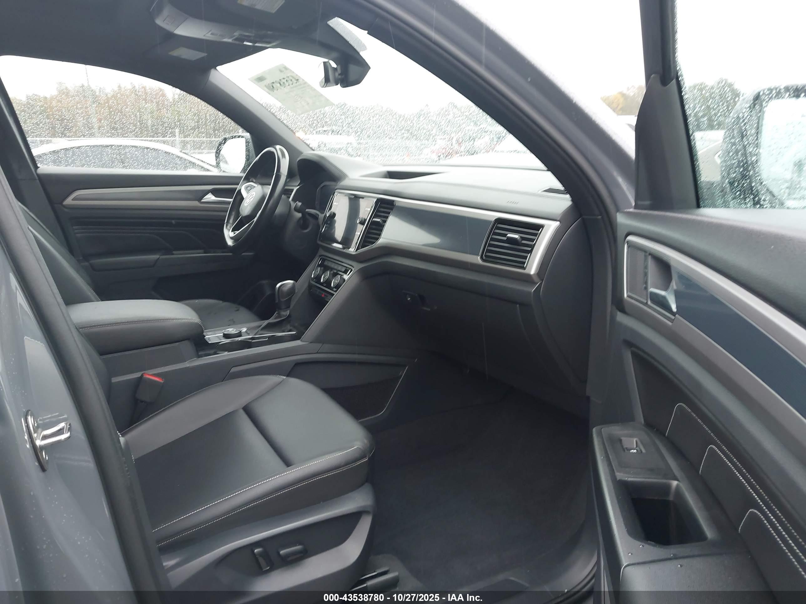 VOLKSWAGEN ATLAS image 5