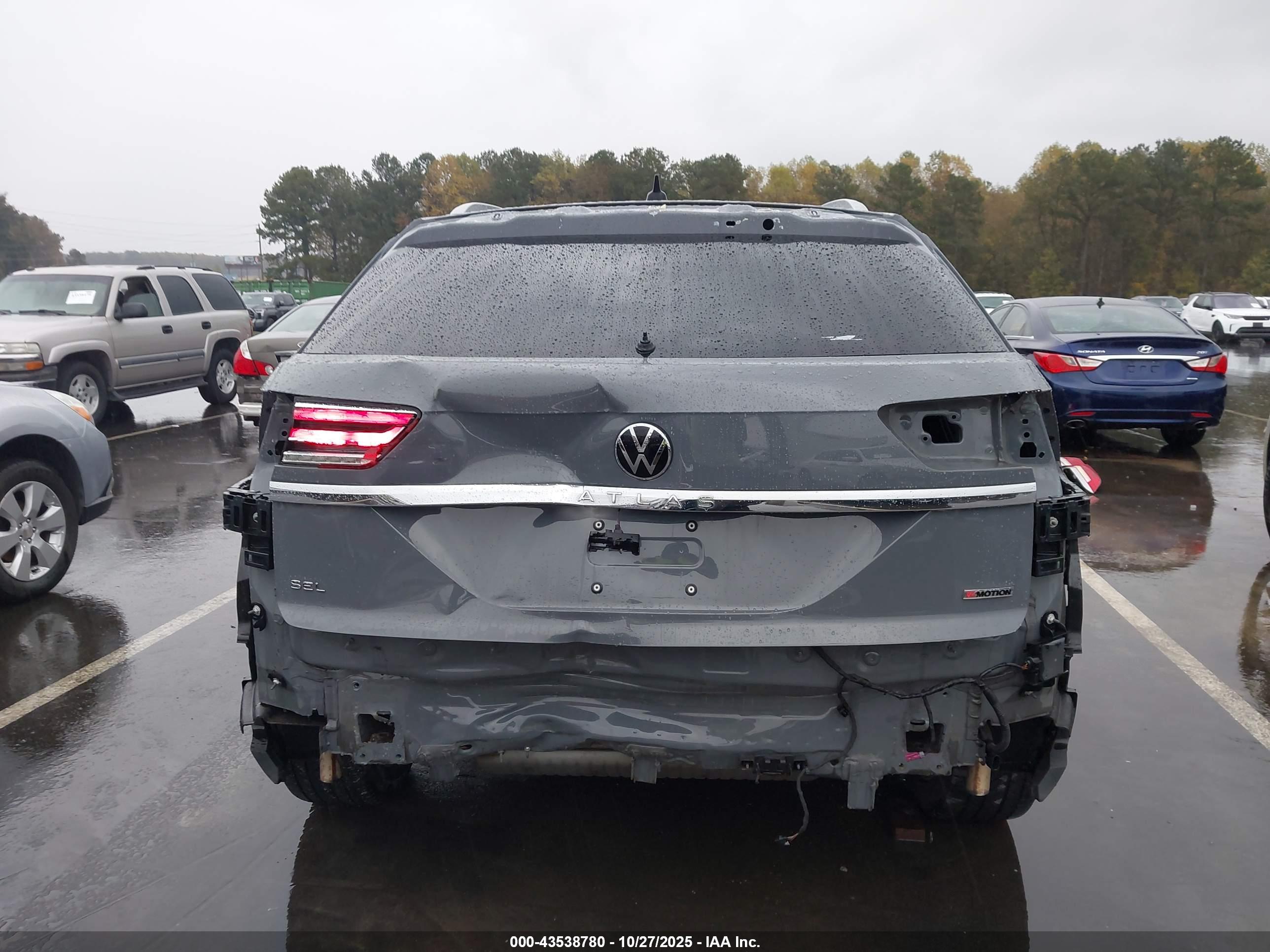 VOLKSWAGEN ATLAS image 6