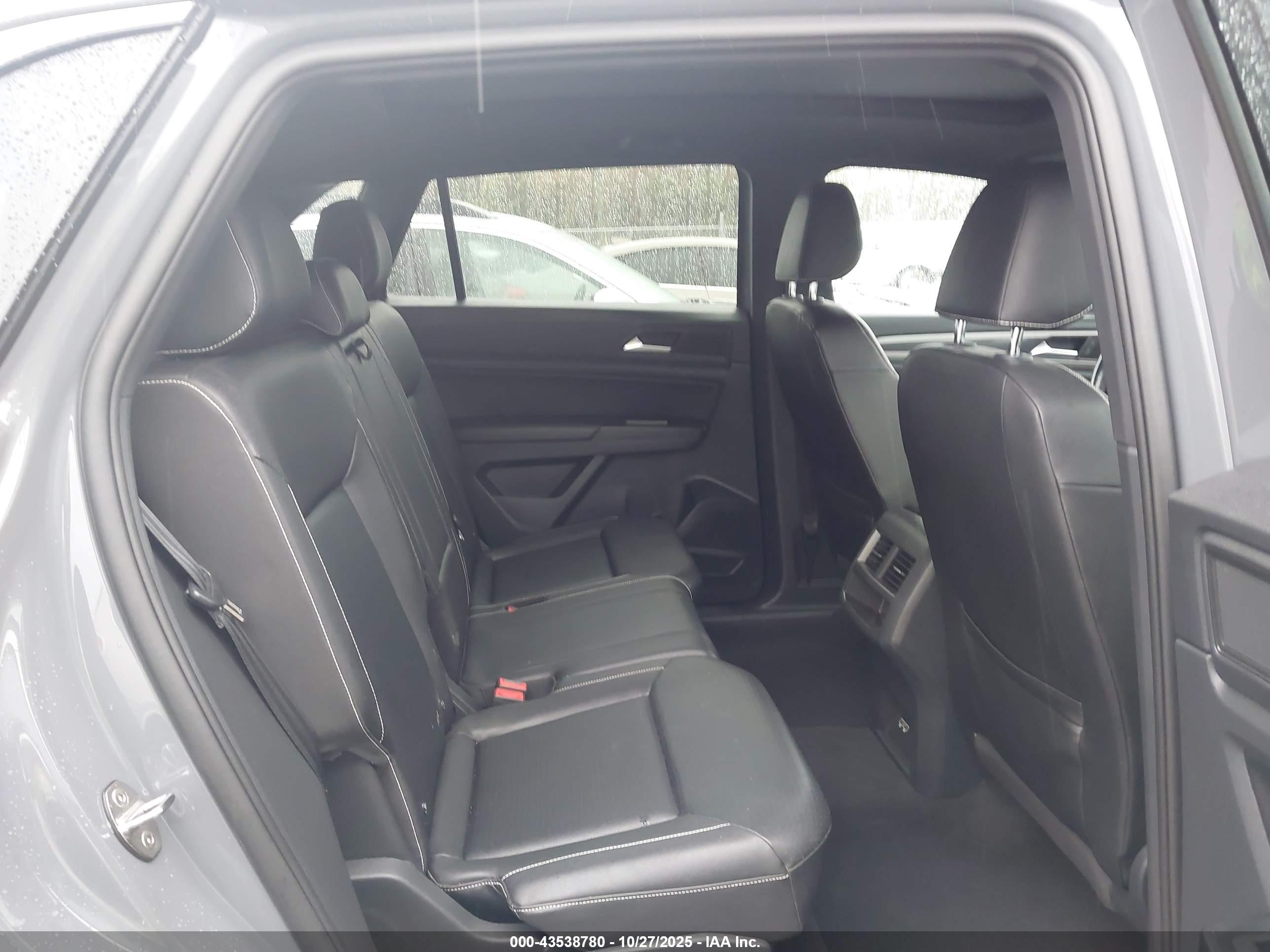 VOLKSWAGEN ATLAS image 8