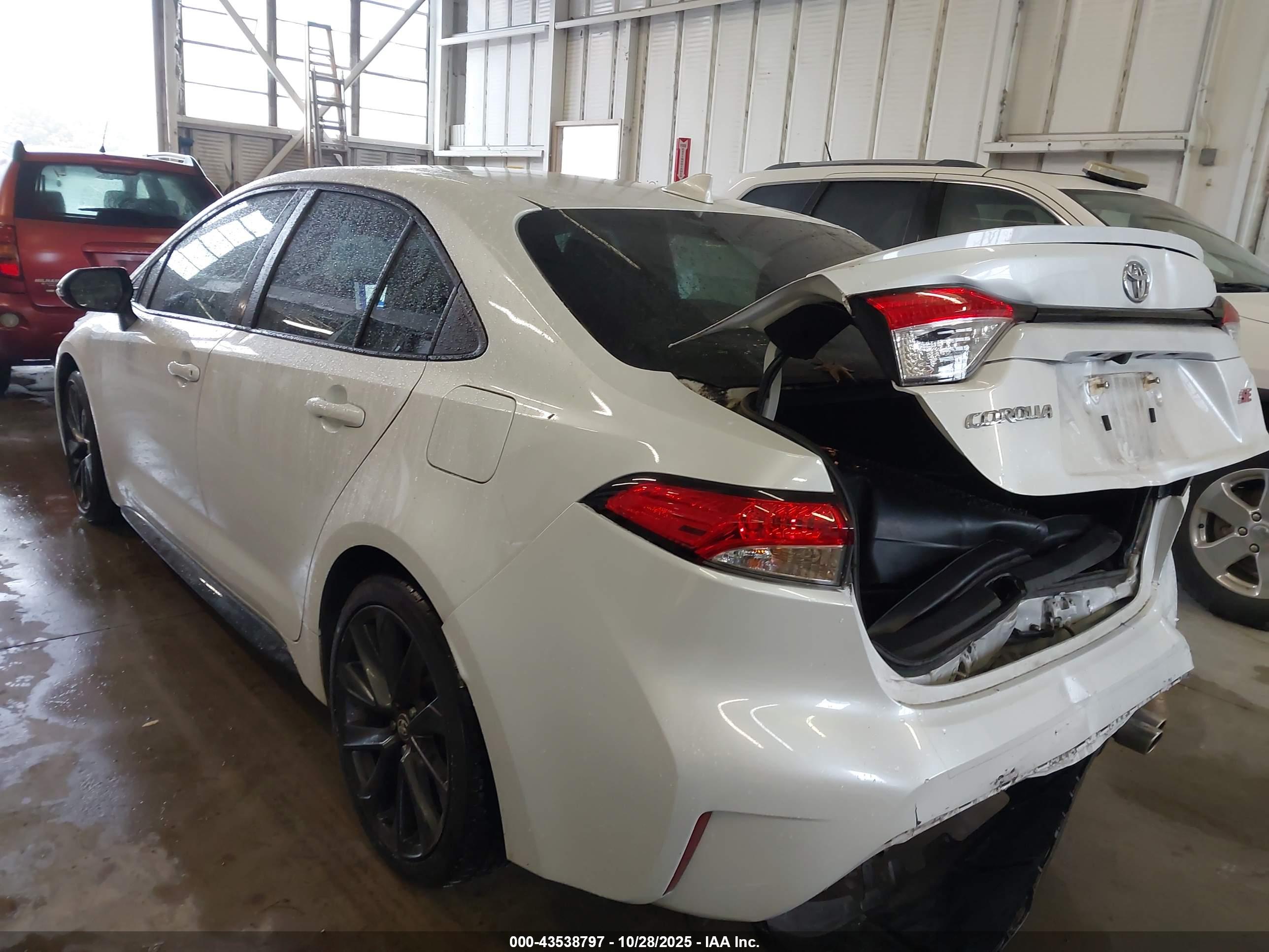 TOYOTA COROLLA image 3