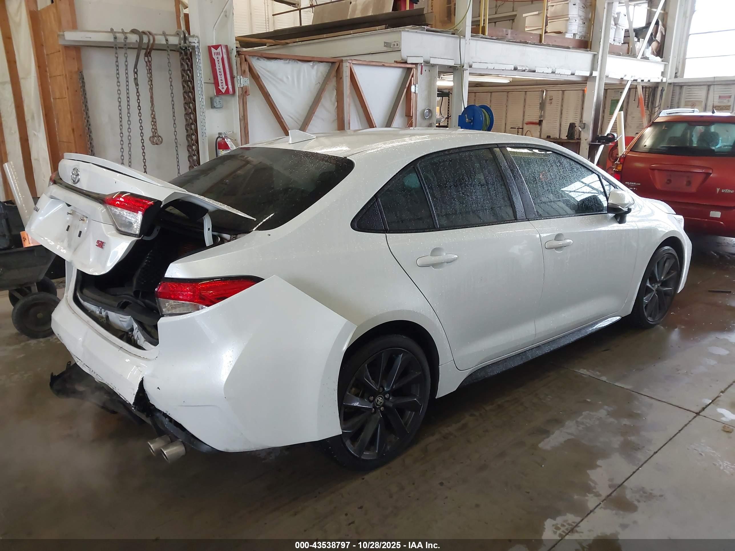 TOYOTA COROLLA image 4