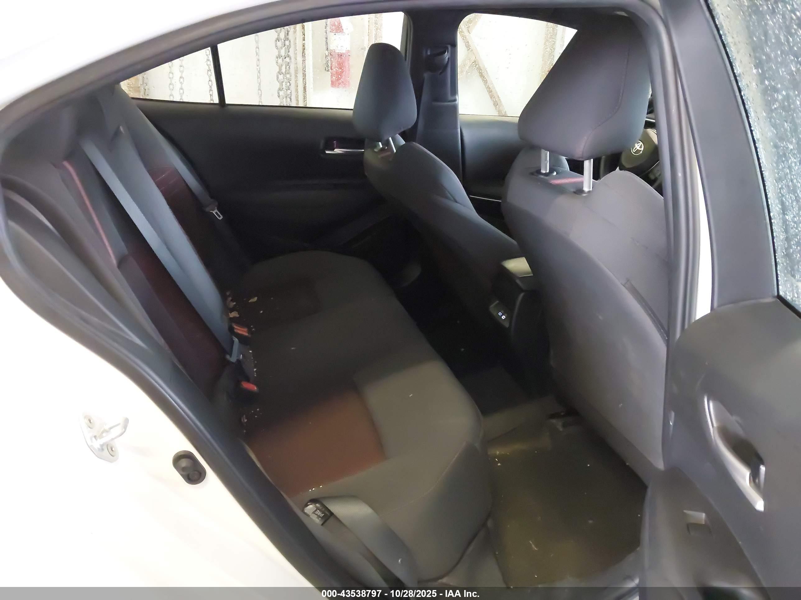 TOYOTA COROLLA image 8