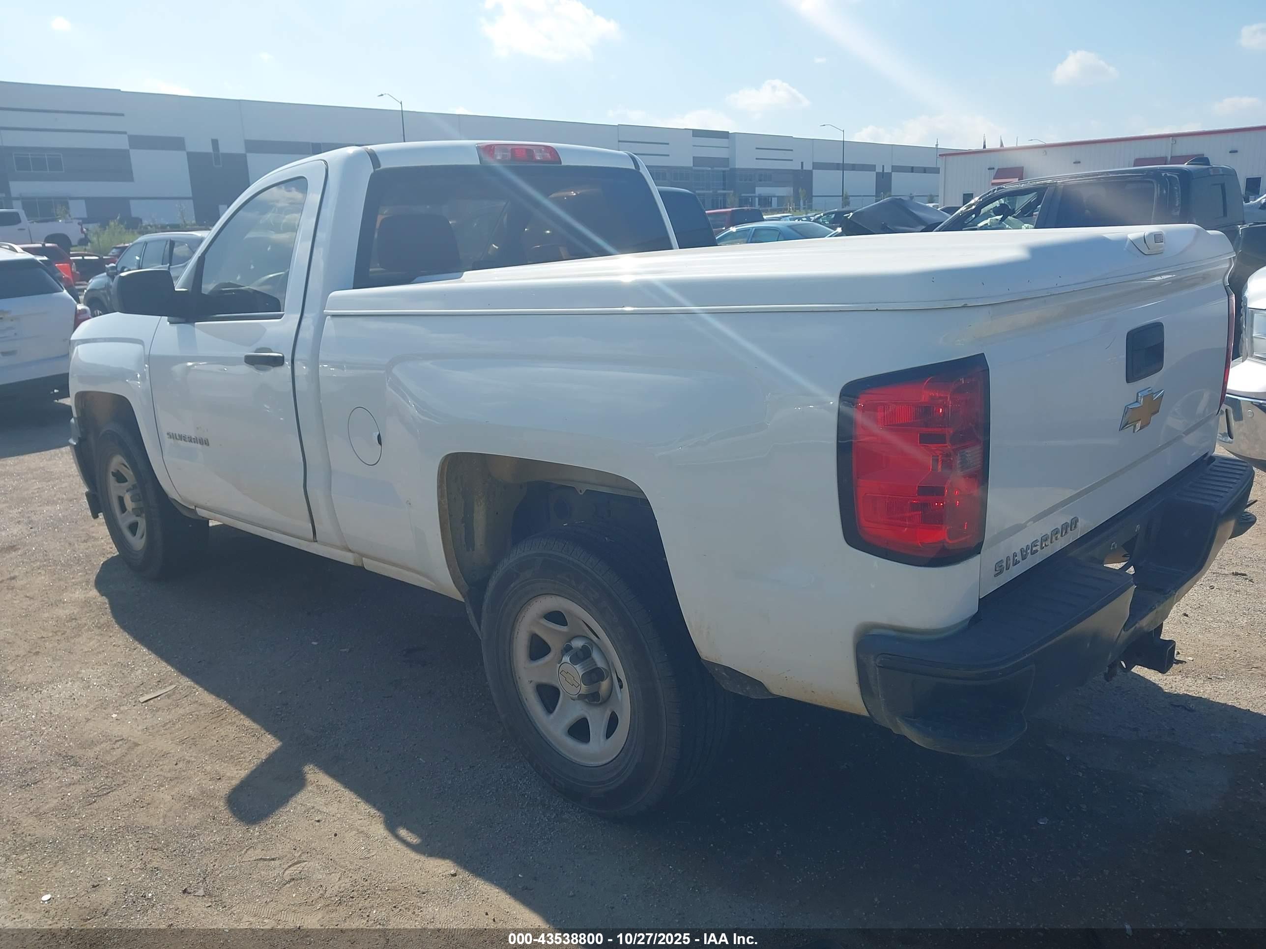 CHEVROLET SILVERADO image 3