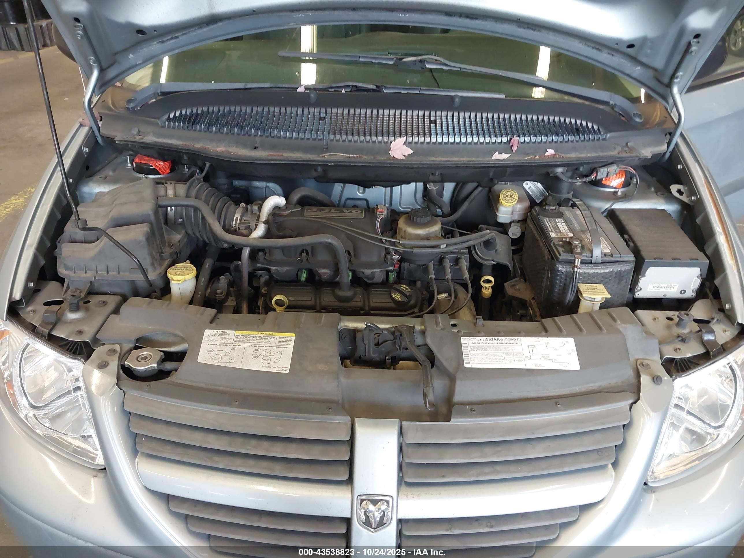 DODGE CARAVAN image 10