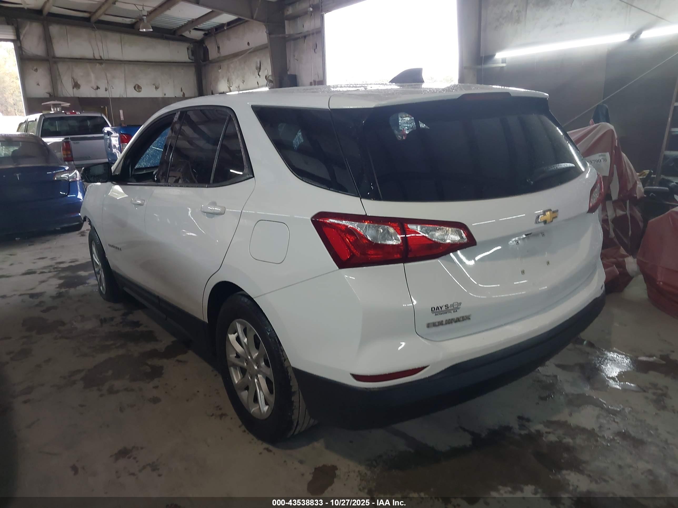 CHEVROLET EQUINOX image 3