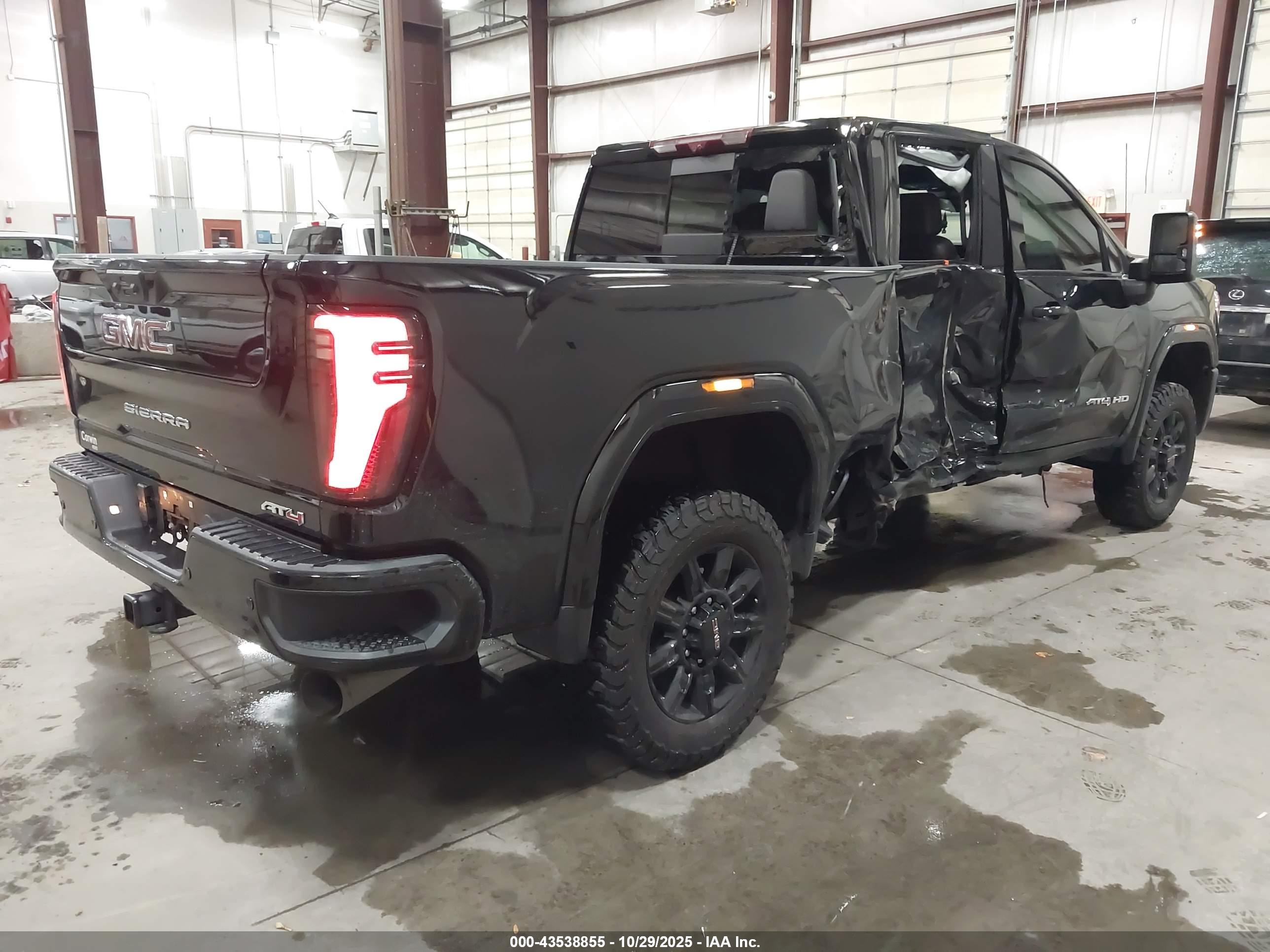 GMC SIERRA image 4