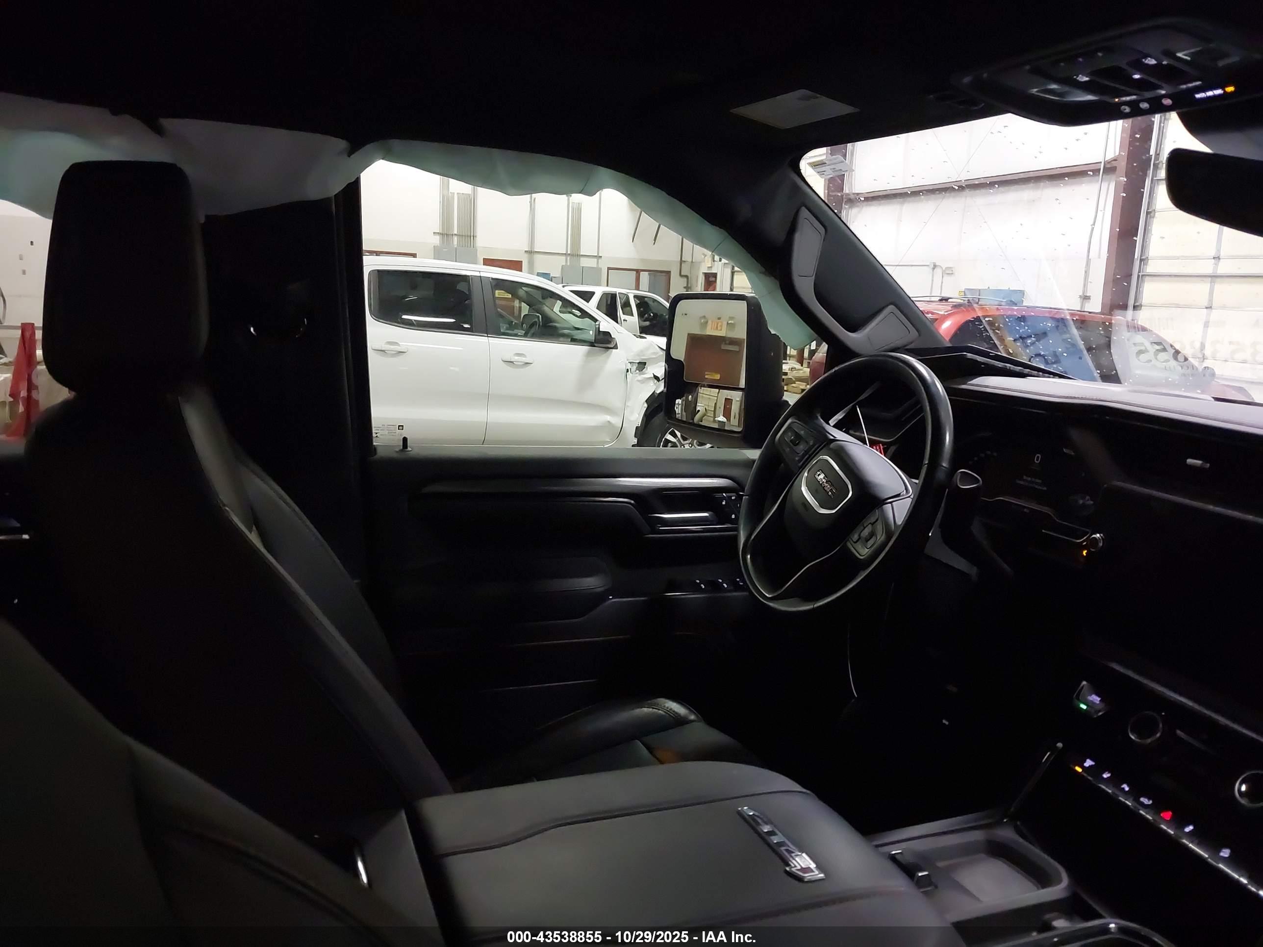 GMC SIERRA image 5