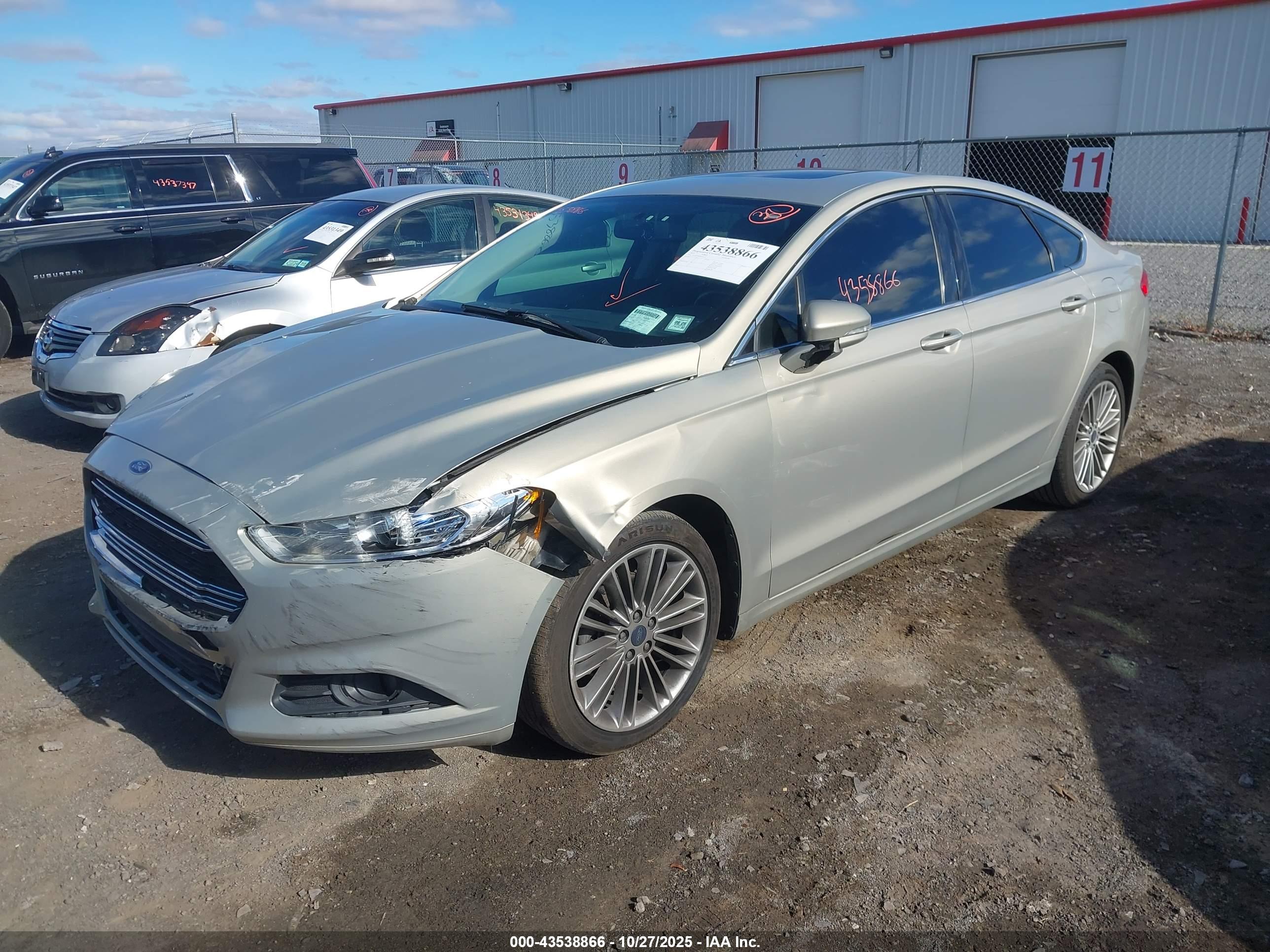 FORD FUSION image 2