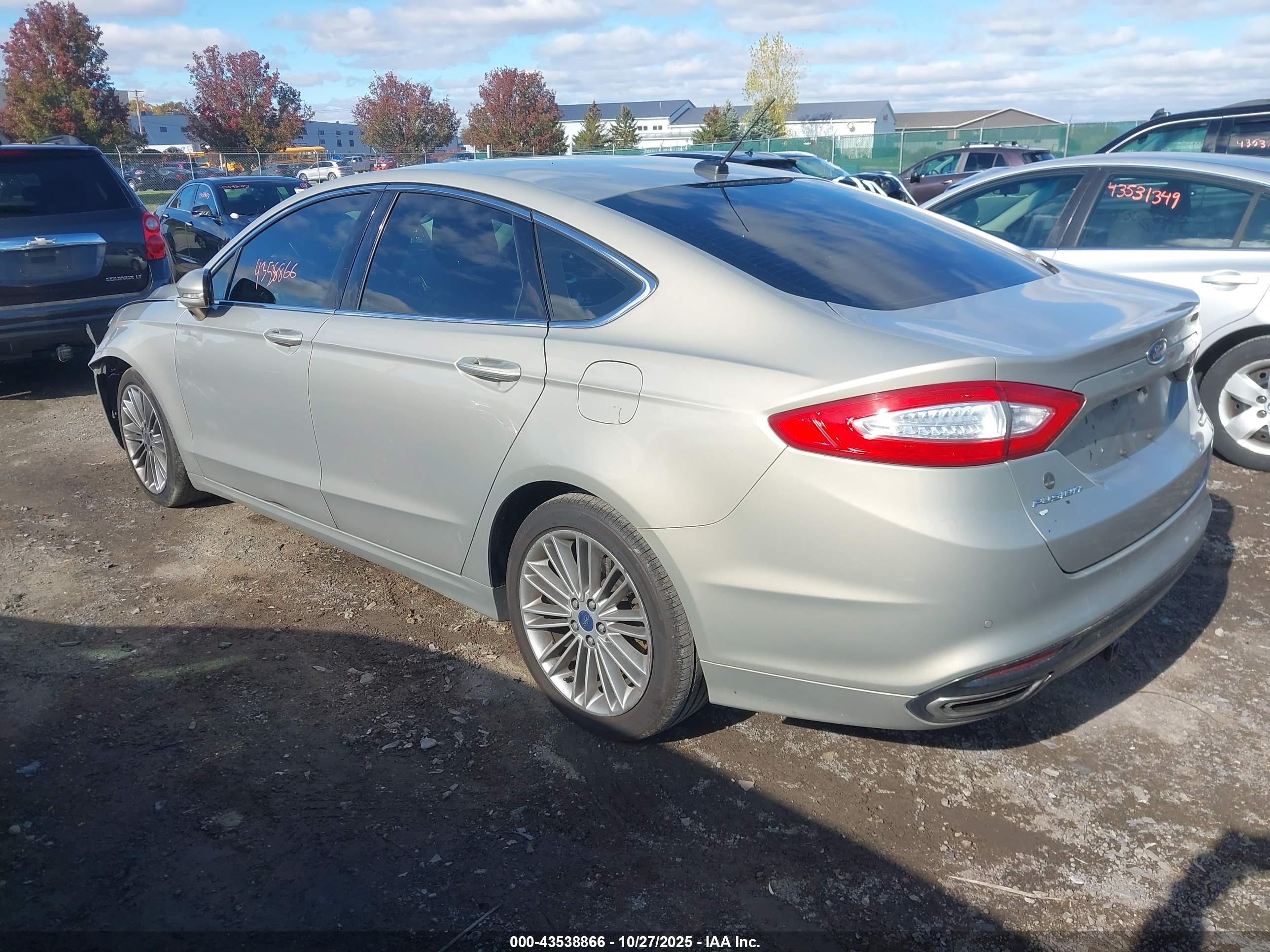 FORD FUSION image 3