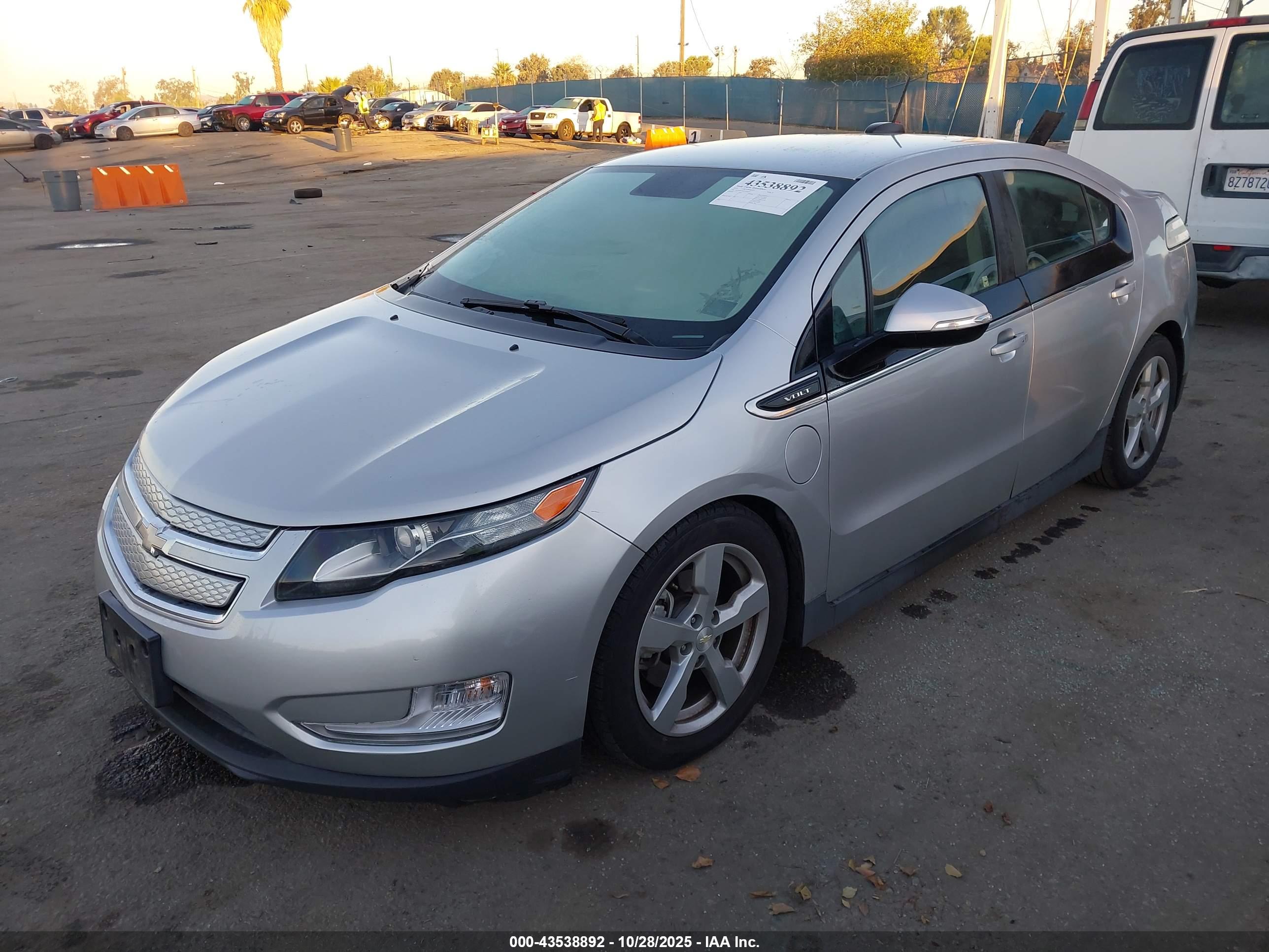 CHEVROLET VOLT image 2