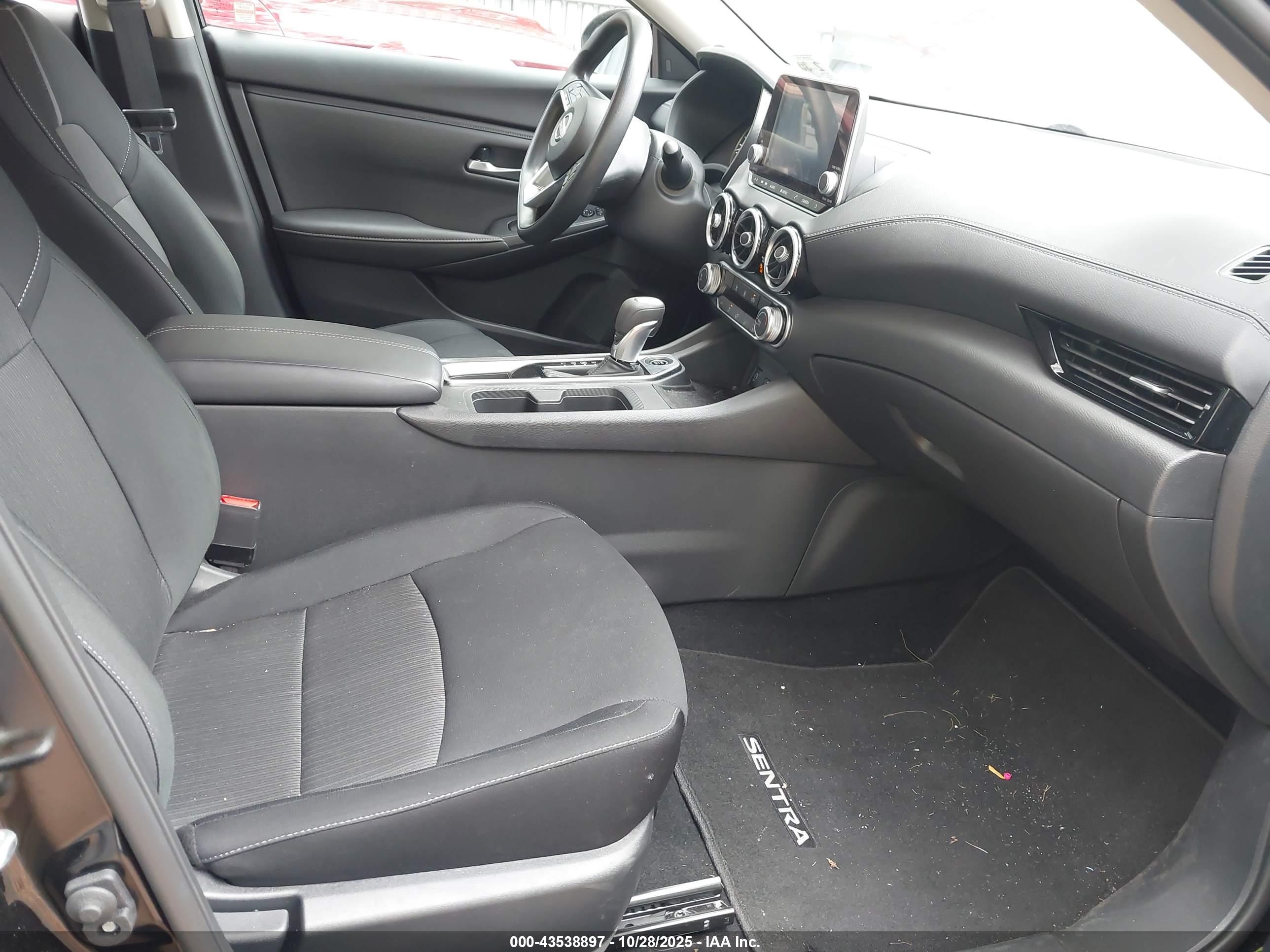 NISSAN SENTRA image 5