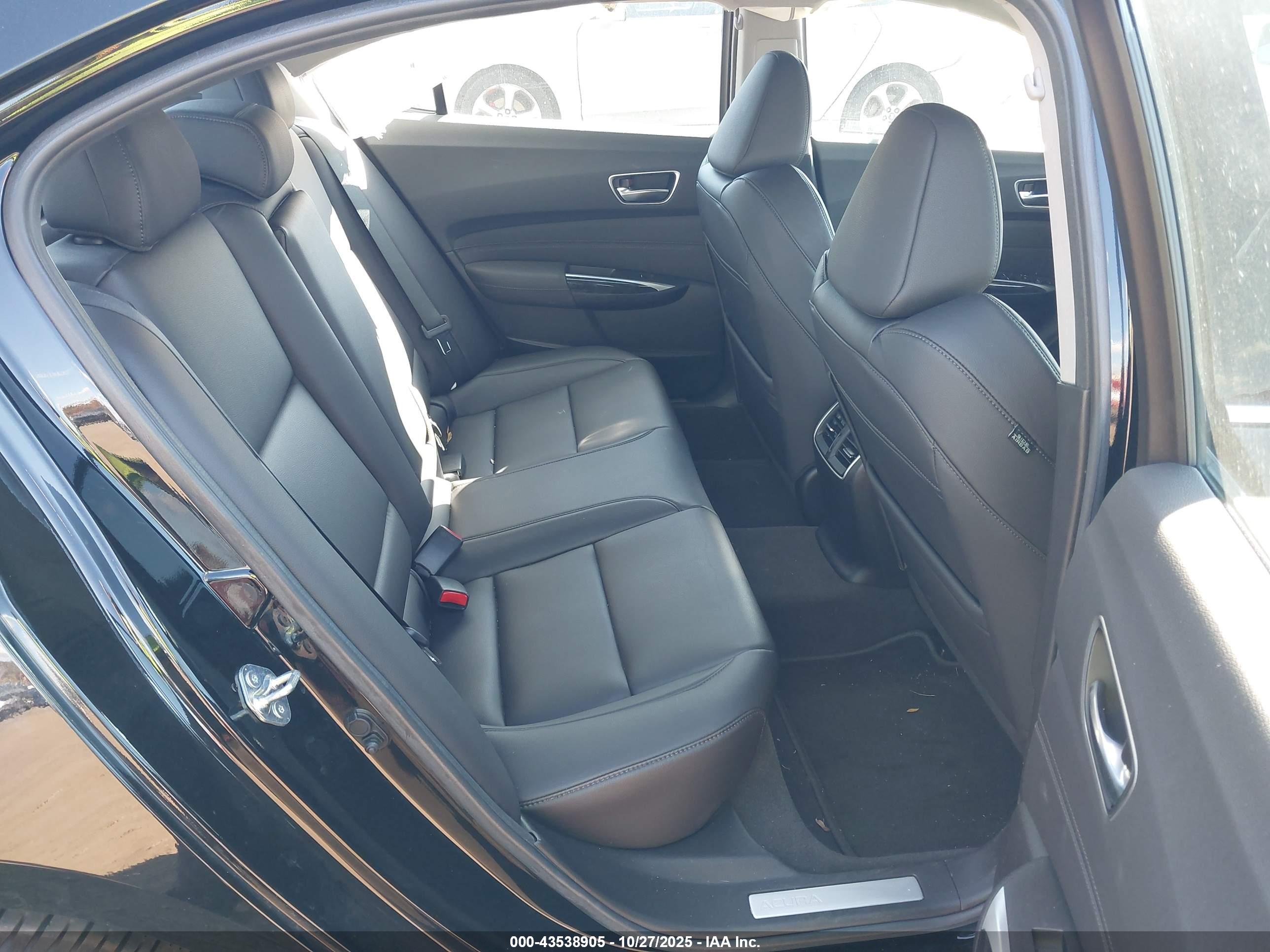 ACURA TLX image 8