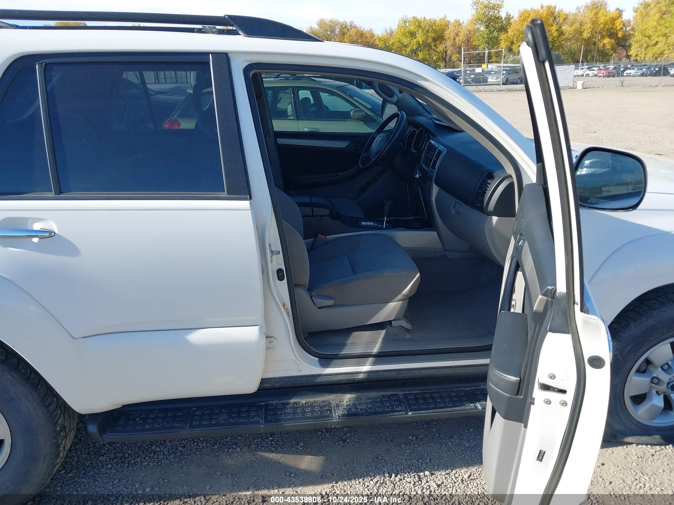 TOYOTA 4RUNNER image 5