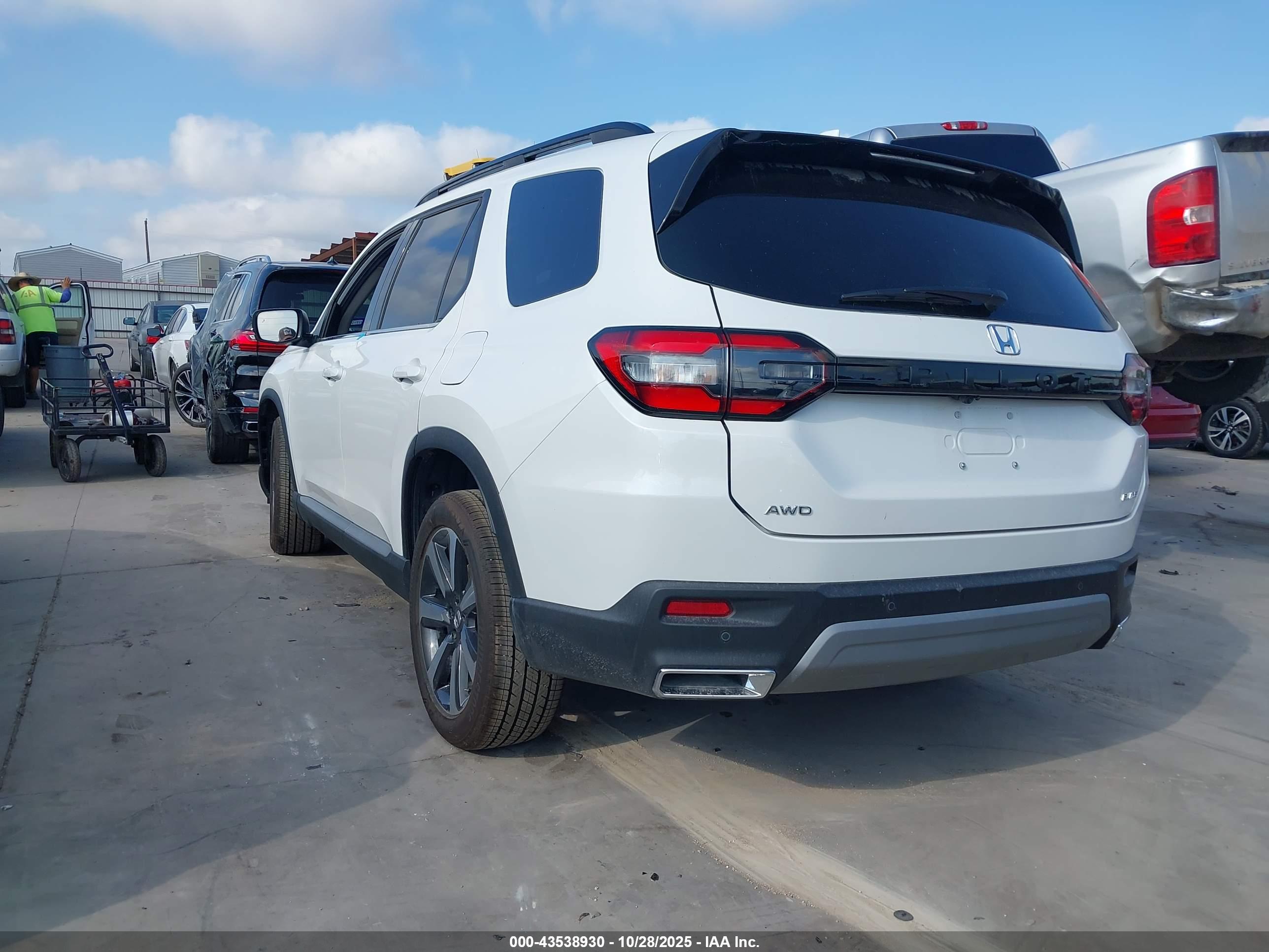HONDA PILOT image 3
