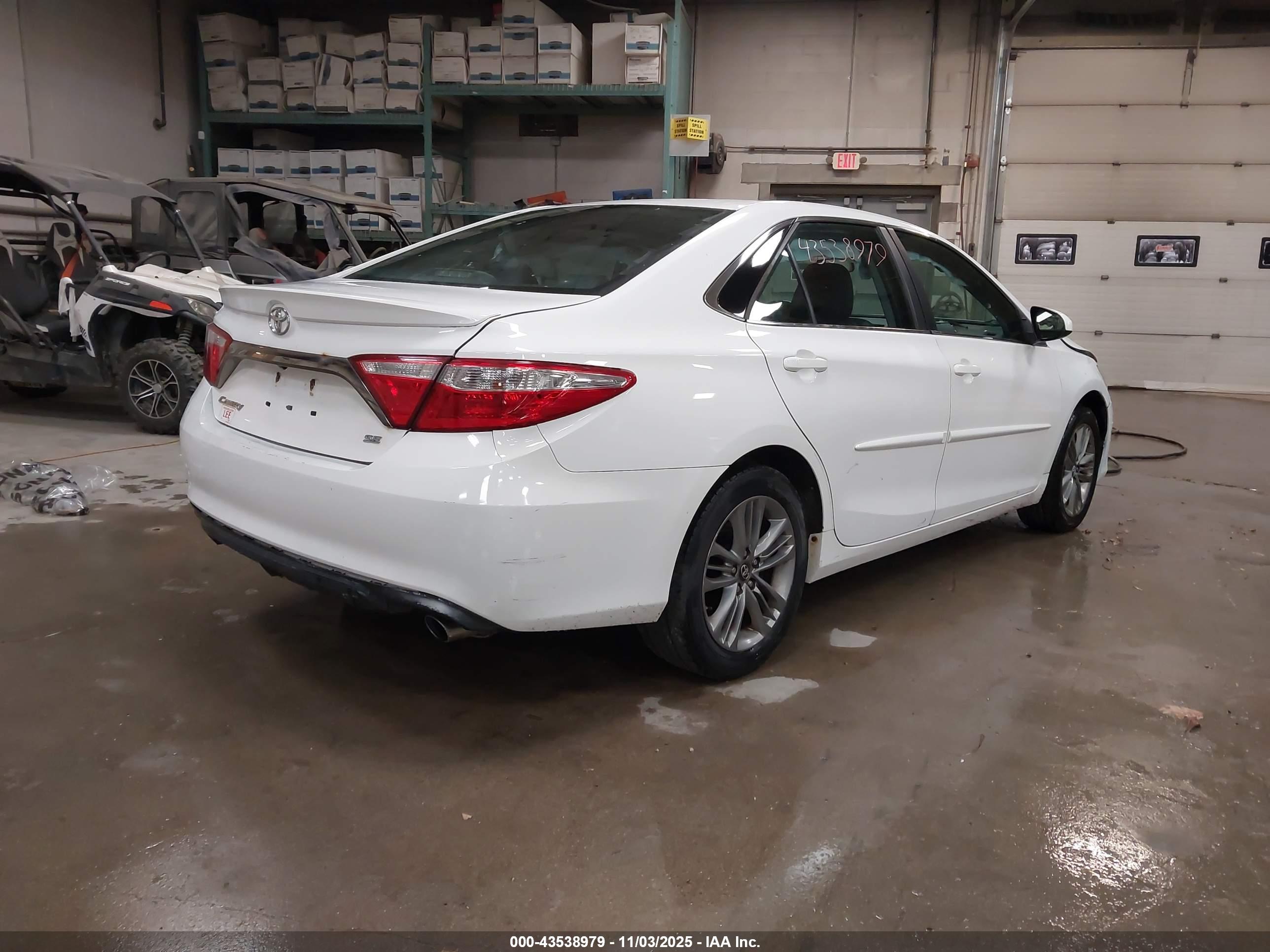 TOYOTA CAMRY image 4