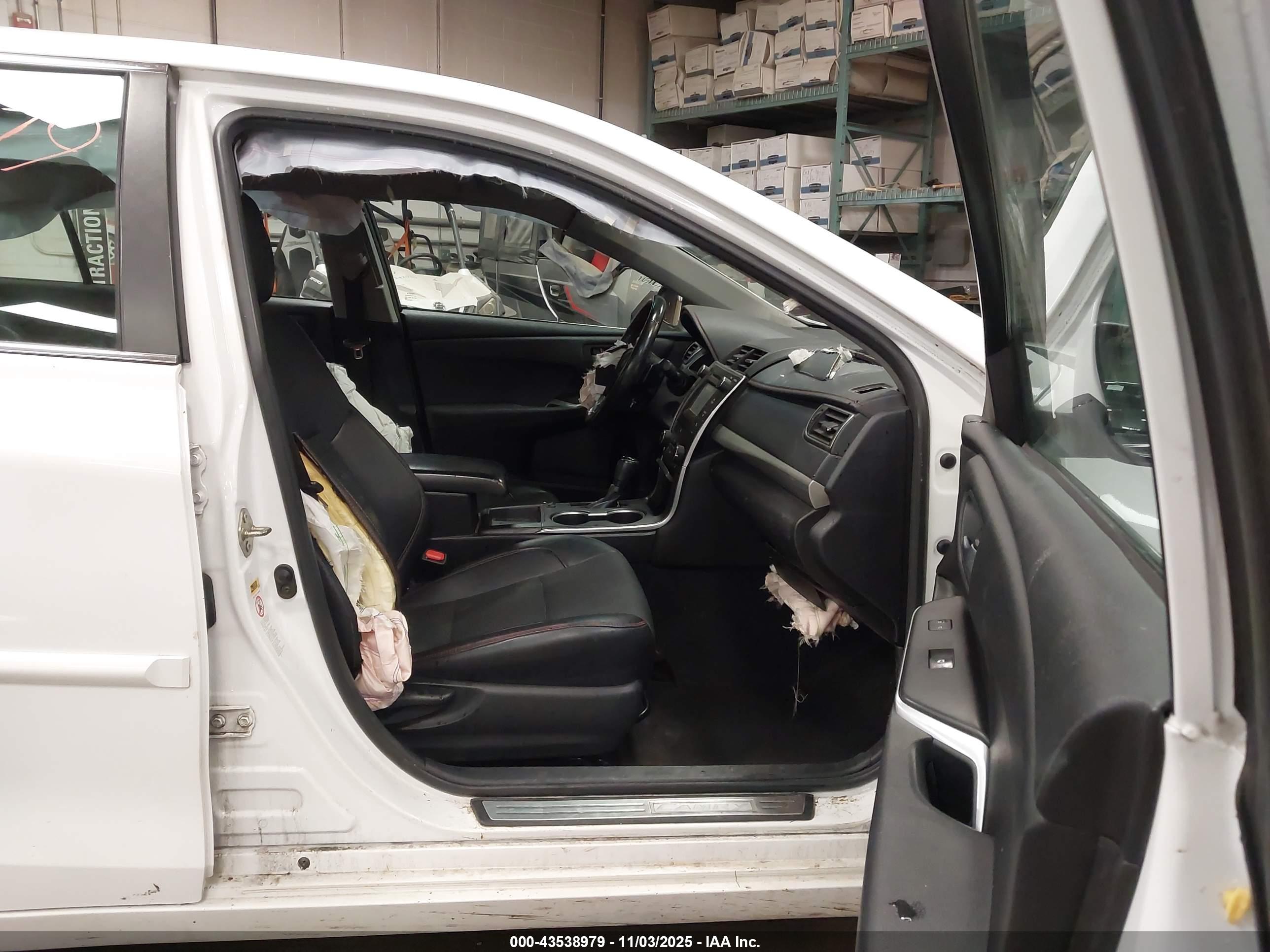 TOYOTA CAMRY image 5